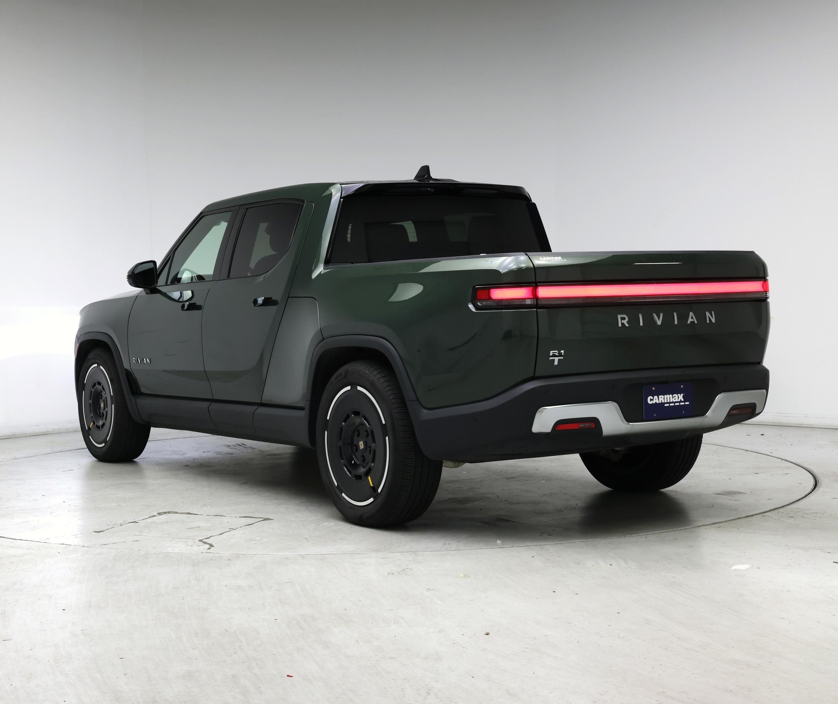 Thumbnail: 2025 Rivian R1T - 2