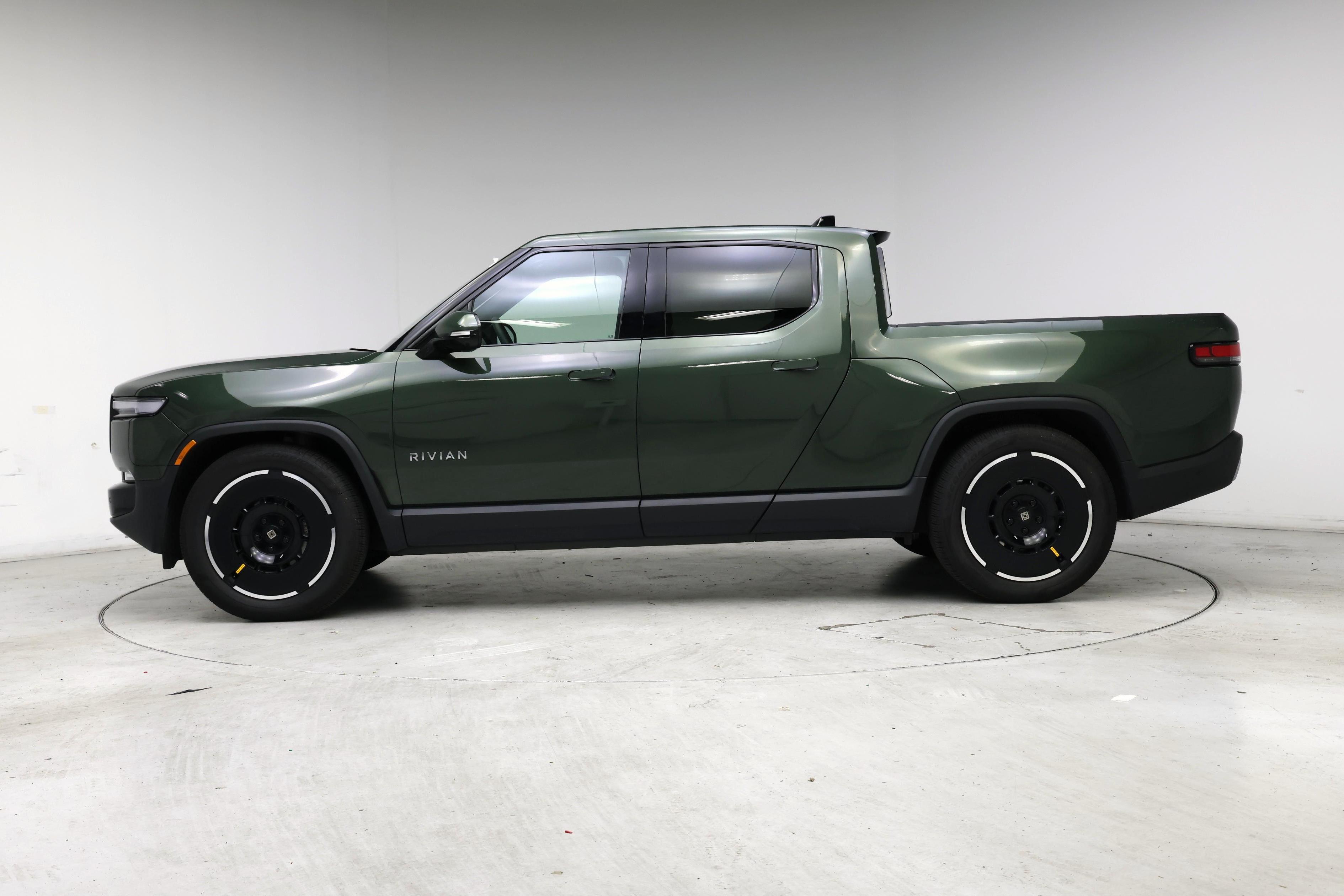 Thumbnail: 2025 Rivian R1T - 3