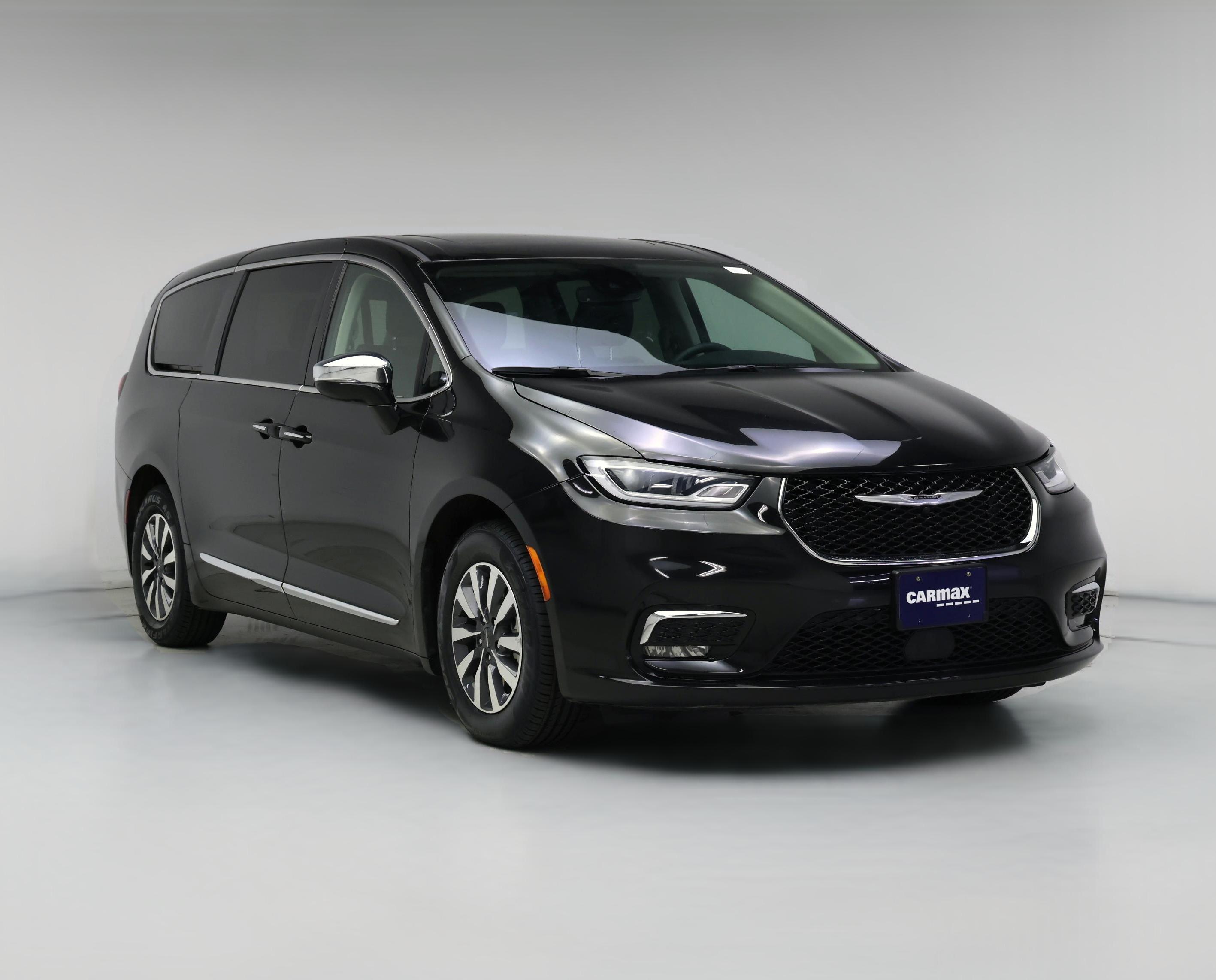 Thumbnail: 2023 Chrysler Pacifica - 1