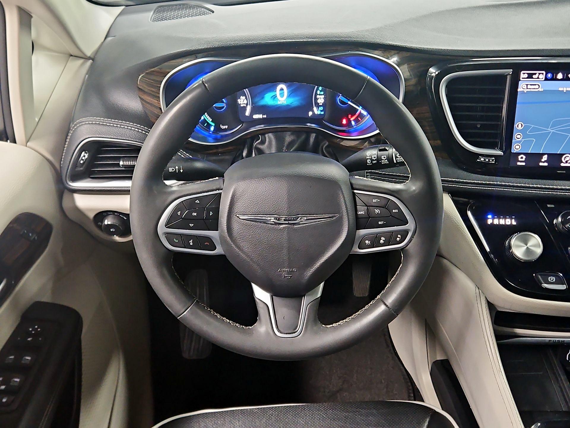 Thumbnail: 2023 Chrysler Pacifica - 10