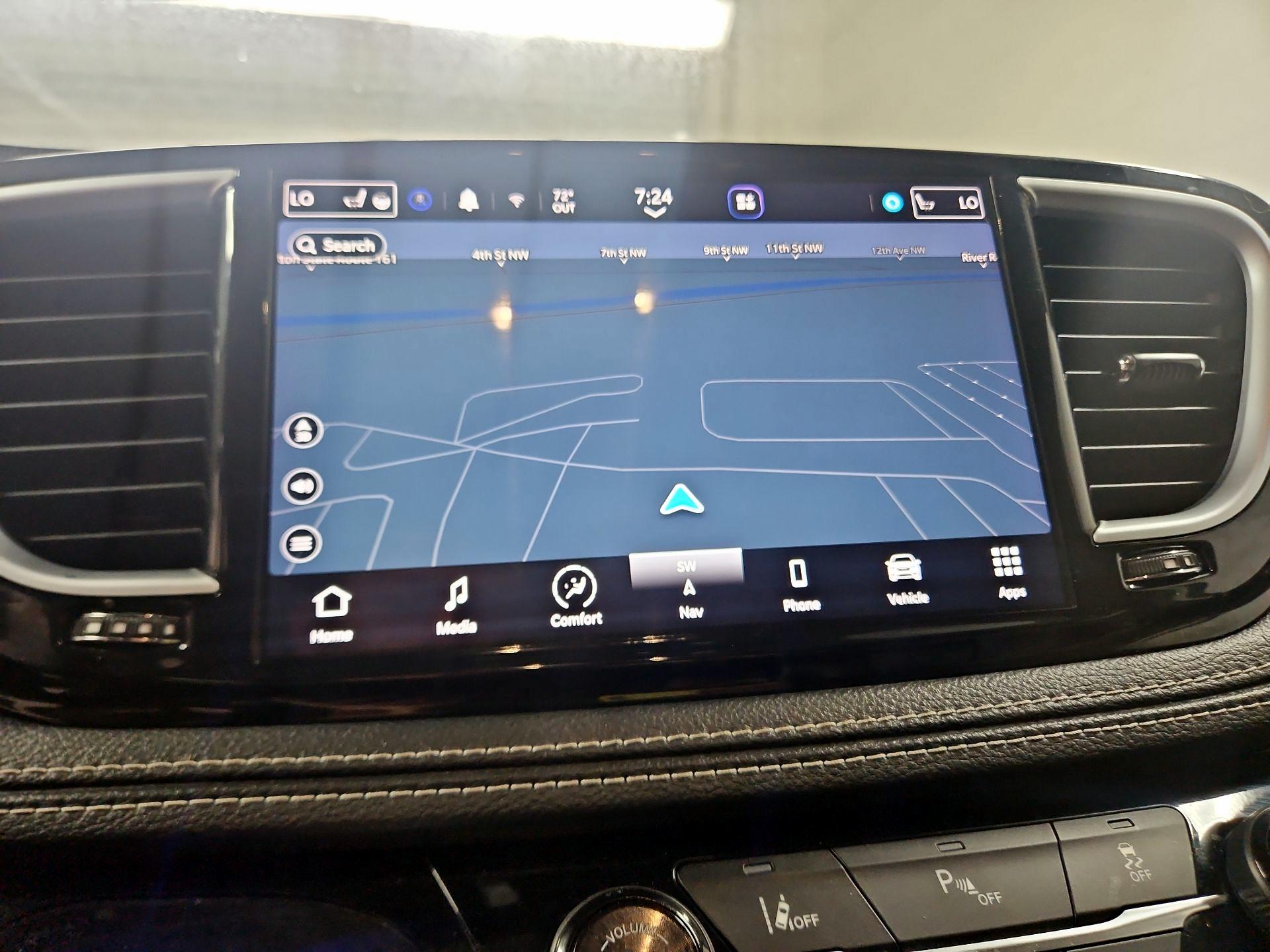 Thumbnail: 2023 Chrysler Pacifica - 14