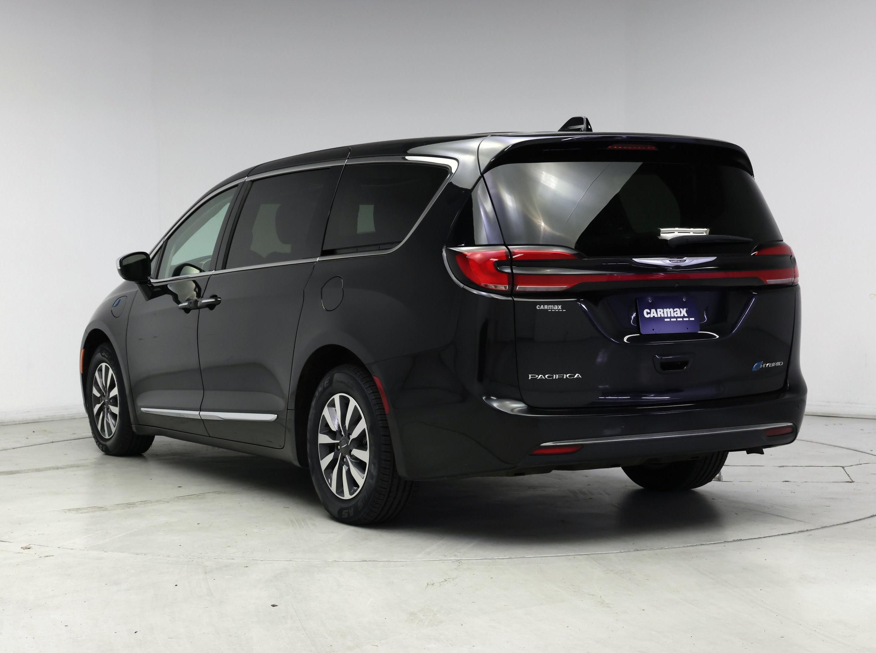 Thumbnail: 2023 Chrysler Pacifica - 2