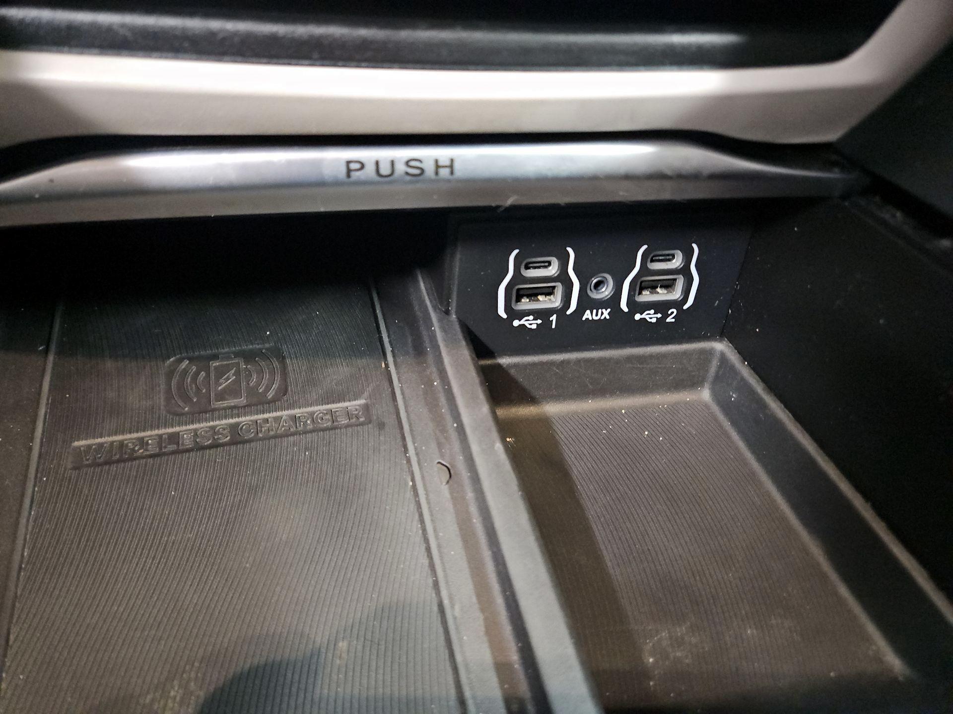 Thumbnail: 2023 Chrysler Pacifica - 19