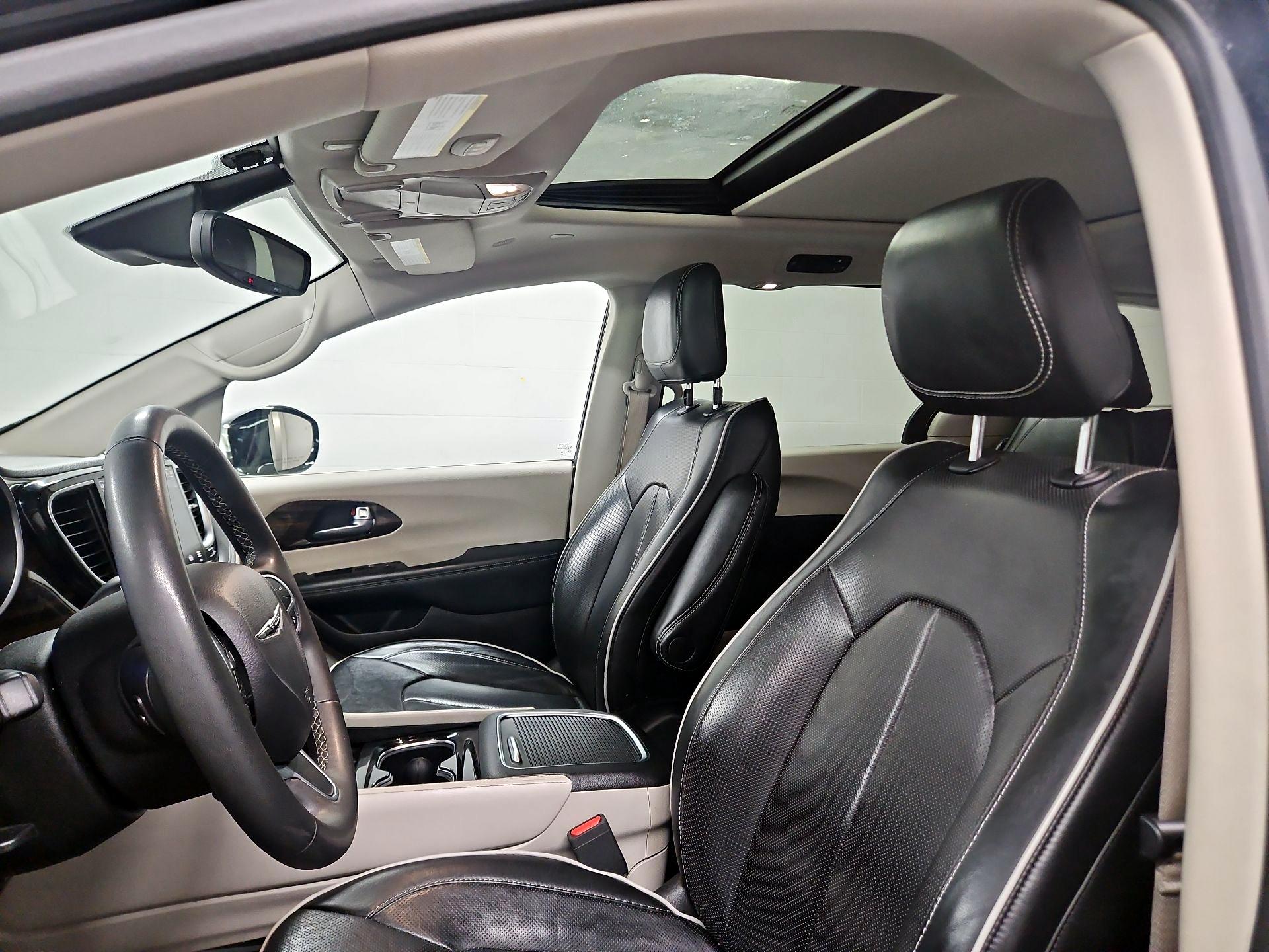 Thumbnail: 2023 Chrysler Pacifica - 20