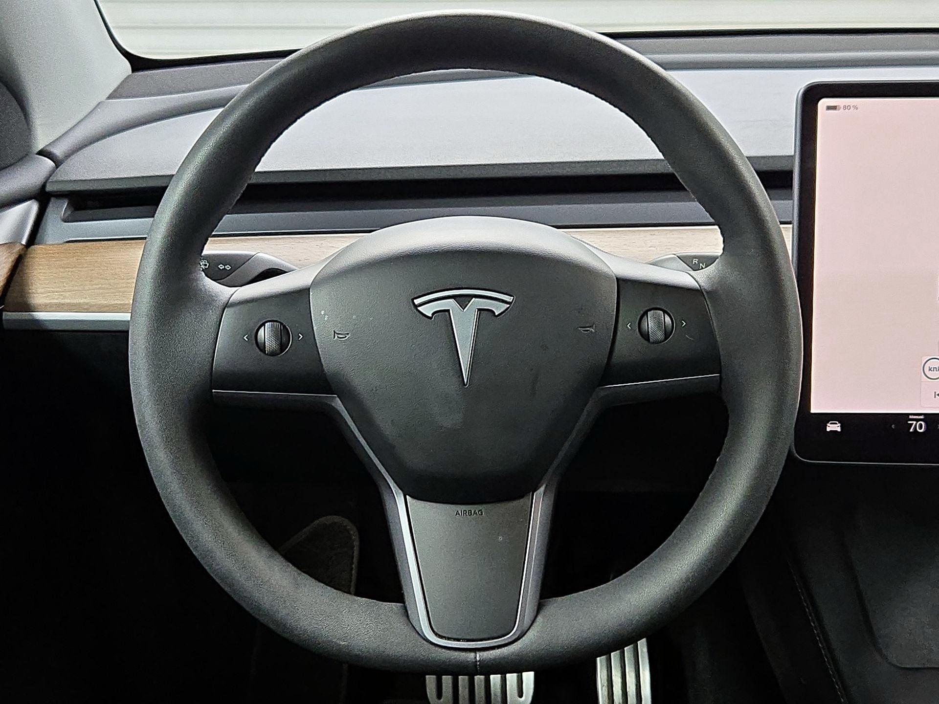 Thumbnail: 2023 Tesla Model Y - 10