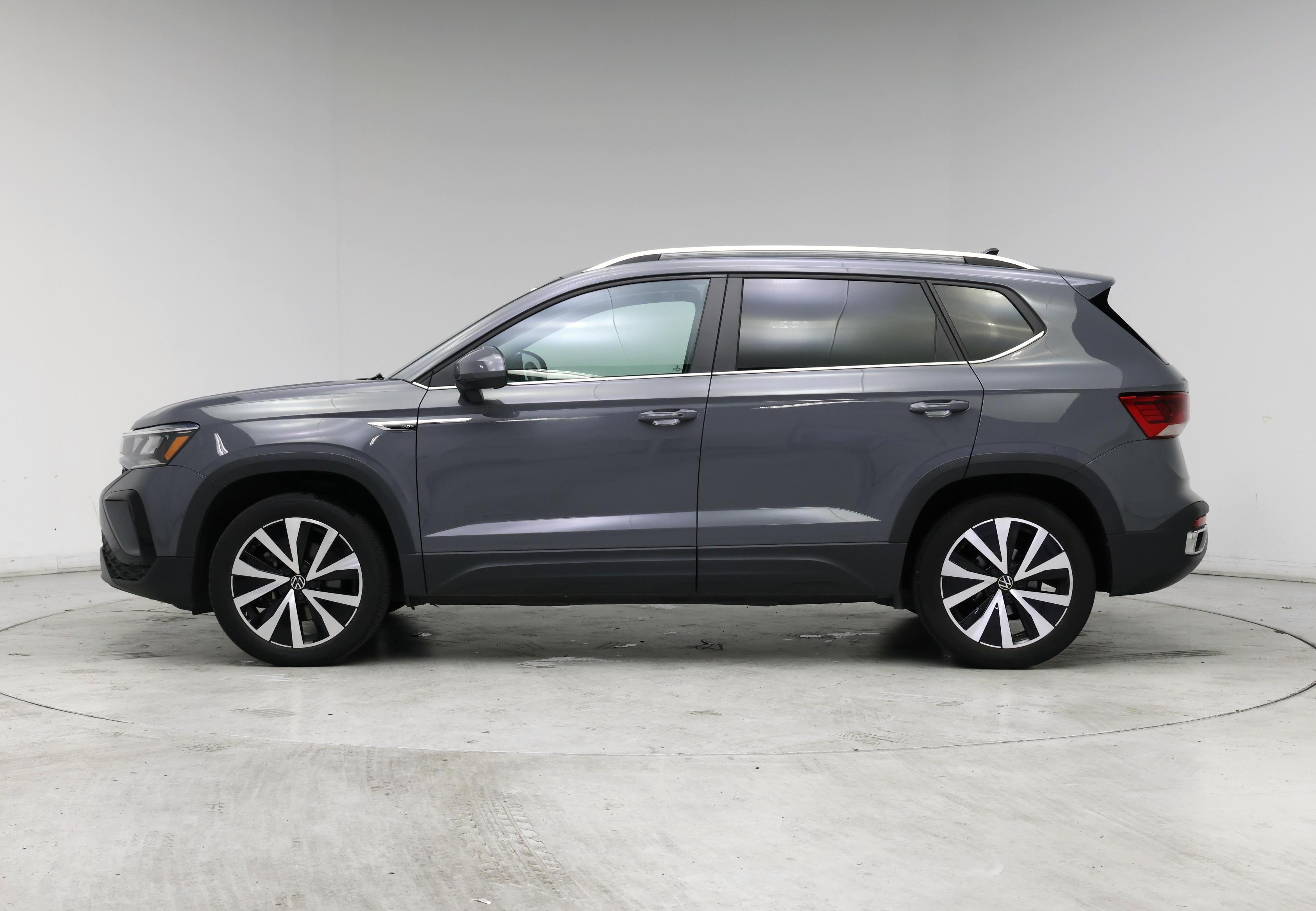 Thumbnail: 2022 Volkswagen Taos - 3