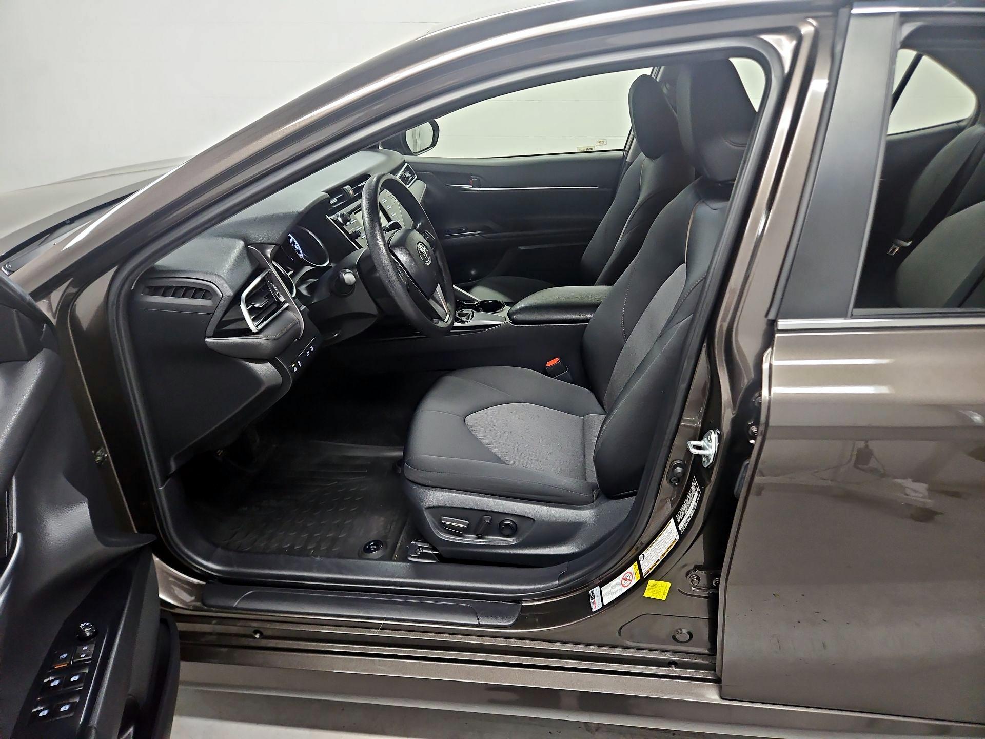 Thumbnail: 2018 Toyota Camry - 11