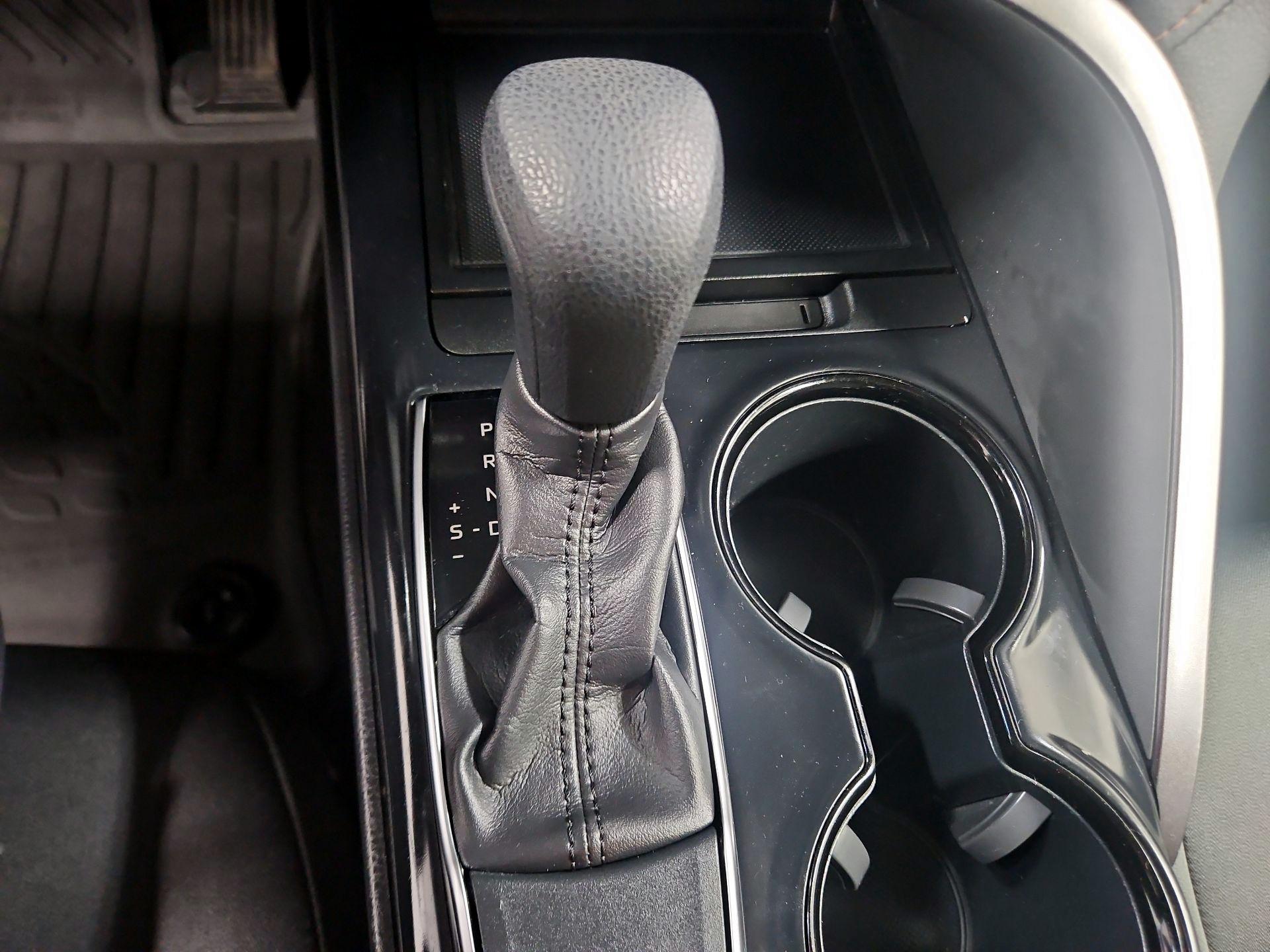 Thumbnail: 2018 Toyota Camry - 17