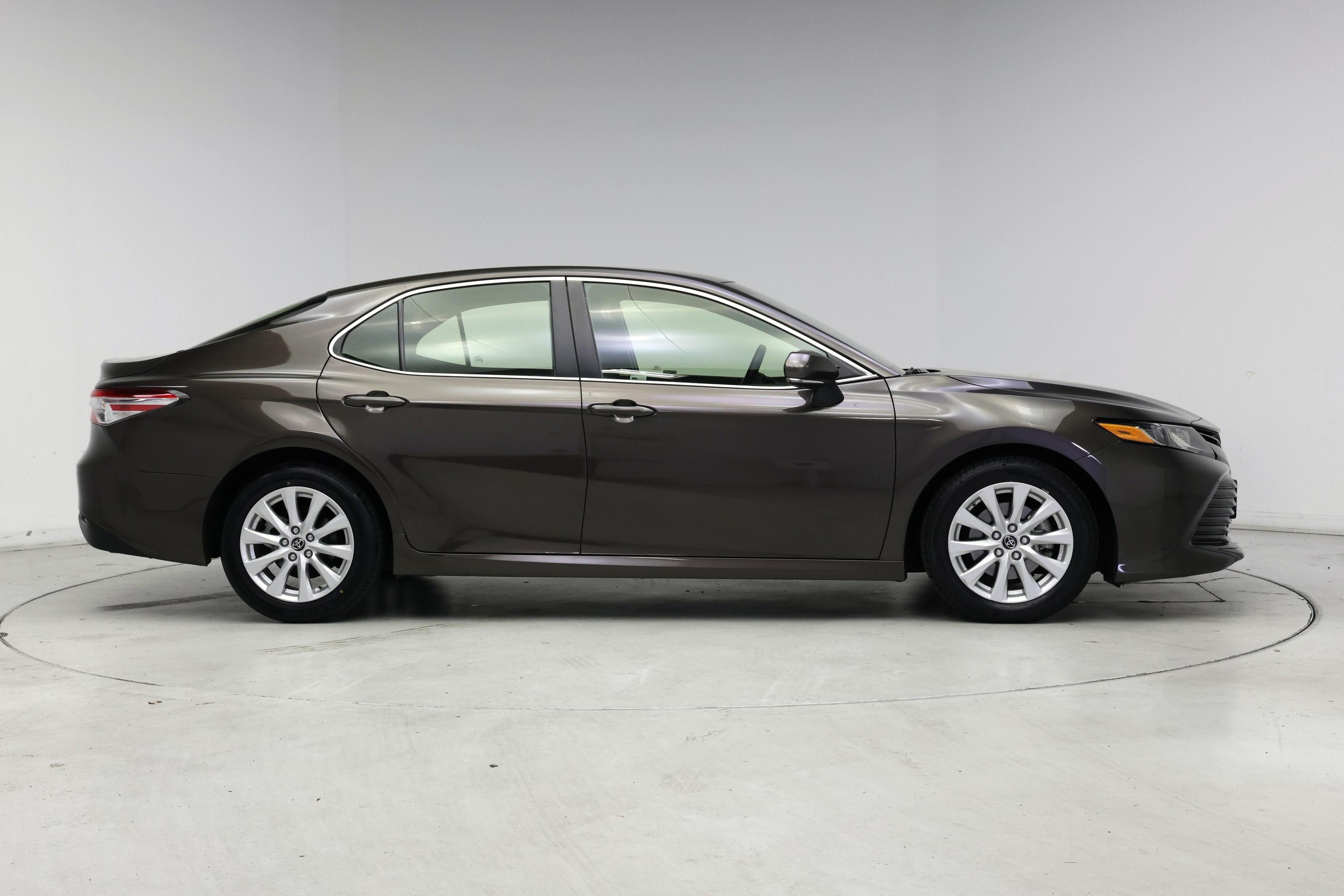 Thumbnail: 2018 Toyota Camry - 7