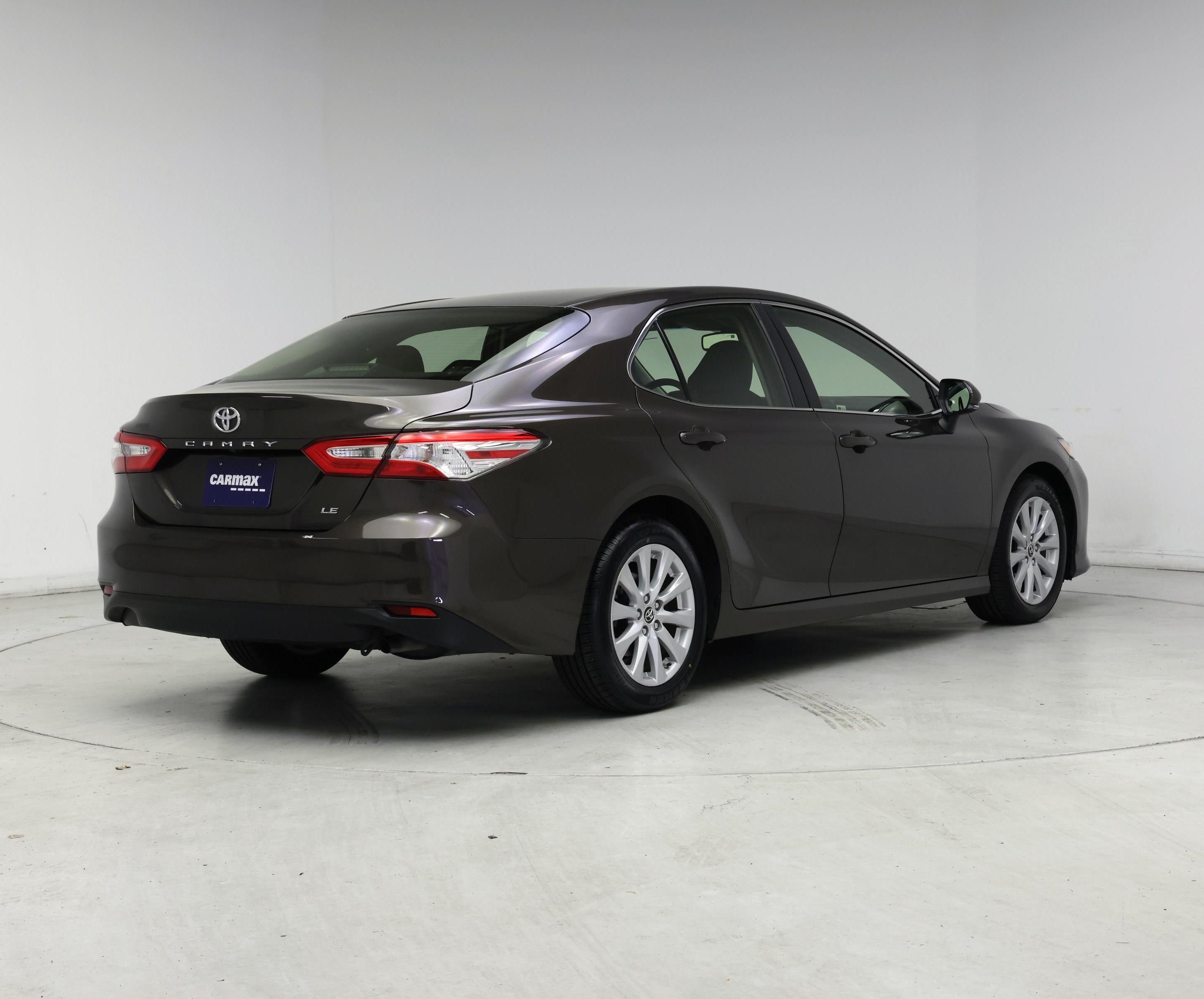 Thumbnail: 2018 Toyota Camry - 8