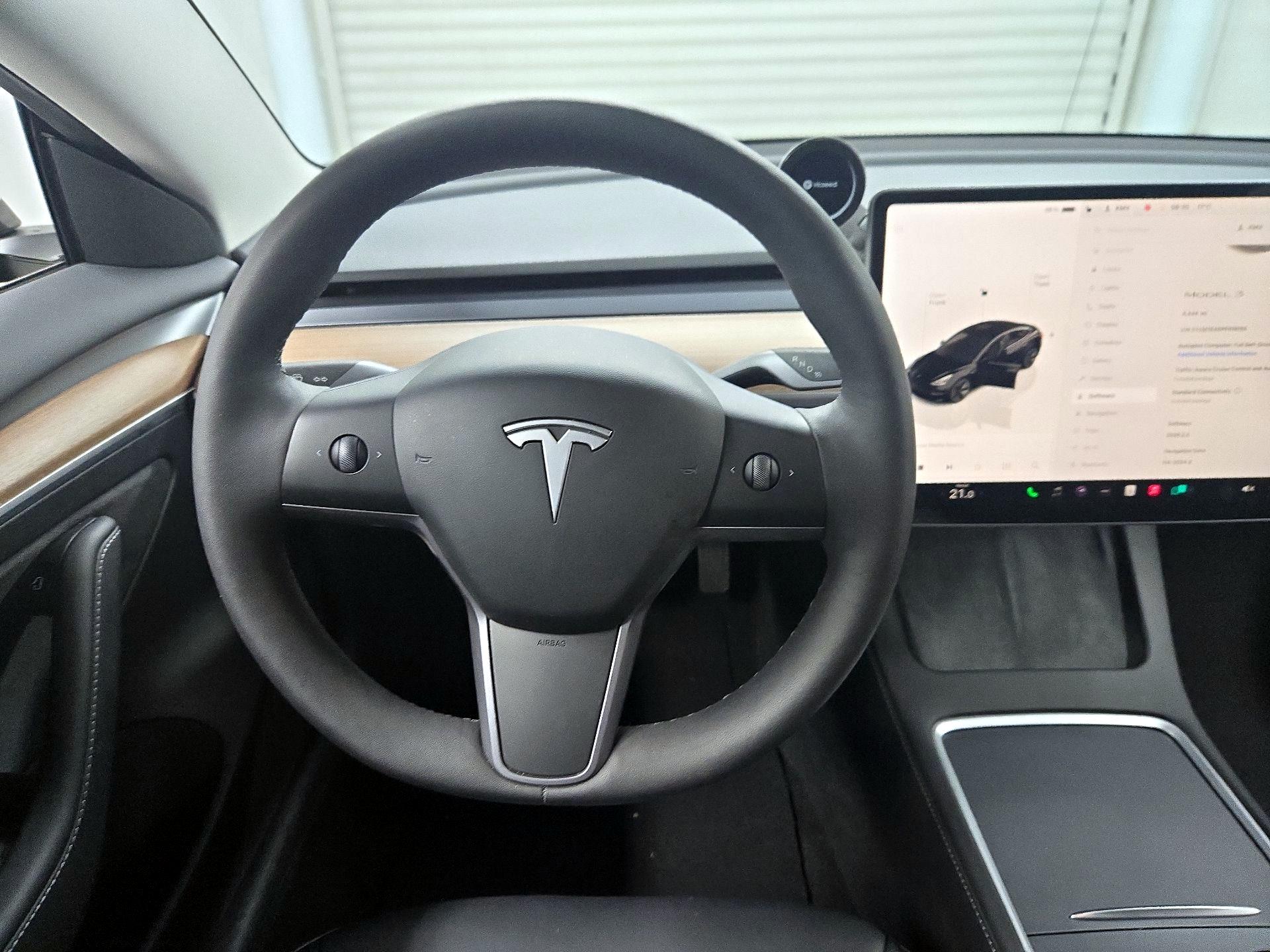 Thumbnail: 2023 Tesla Model 3 - 10