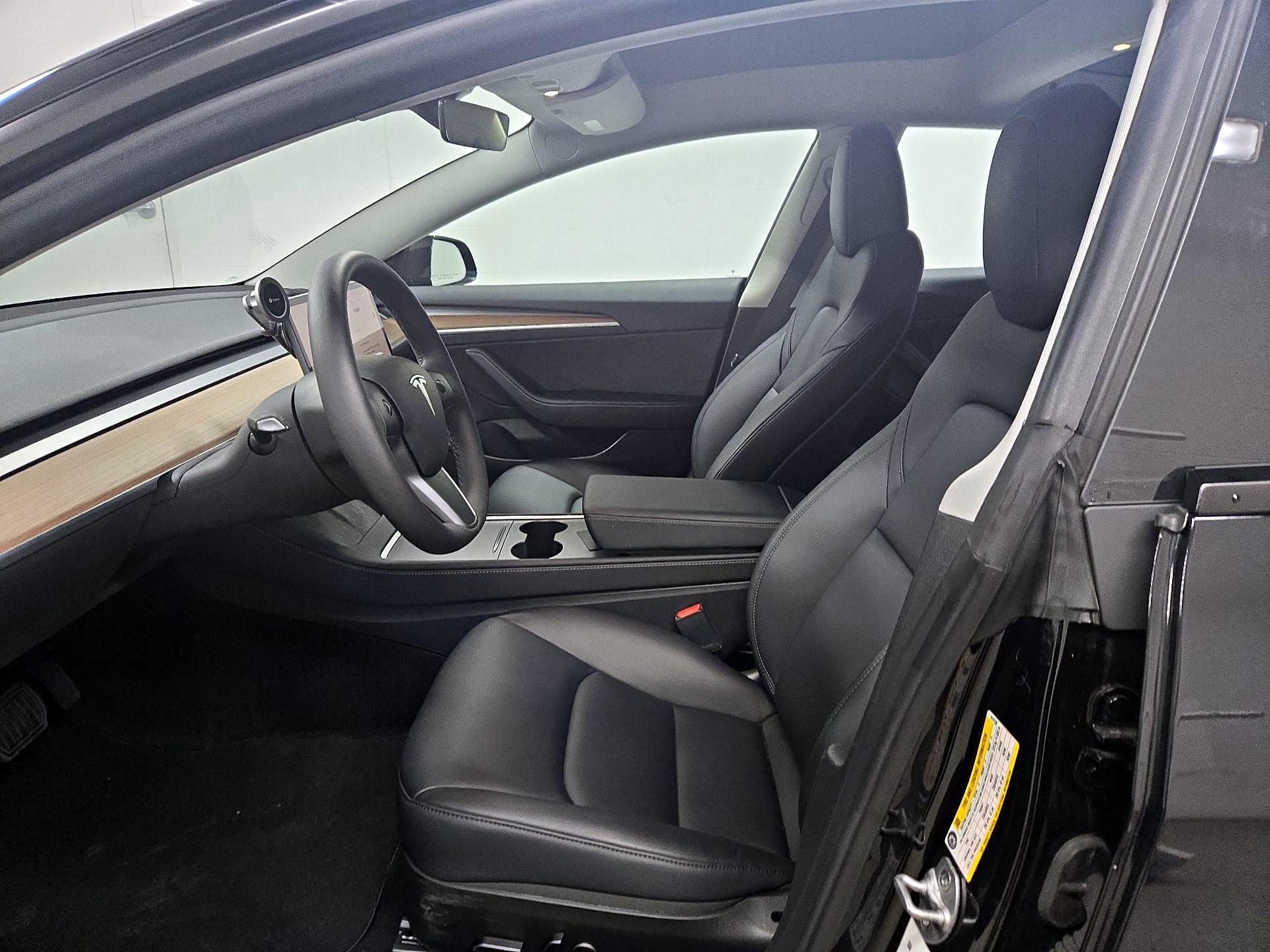 Thumbnail: 2023 Tesla Model 3 - 11