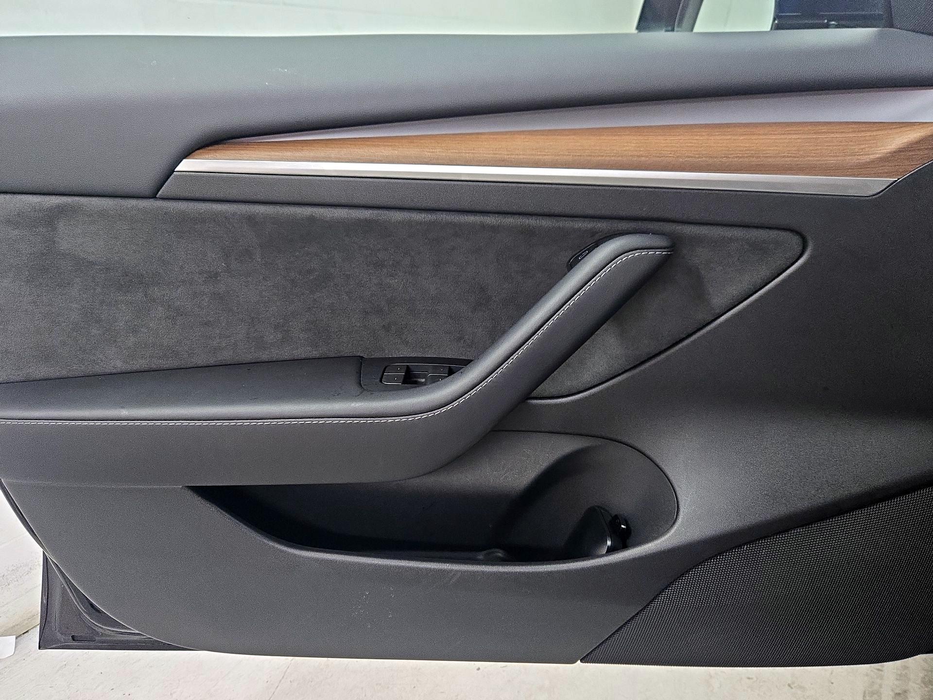 Thumbnail: 2023 Tesla Model 3 - 12