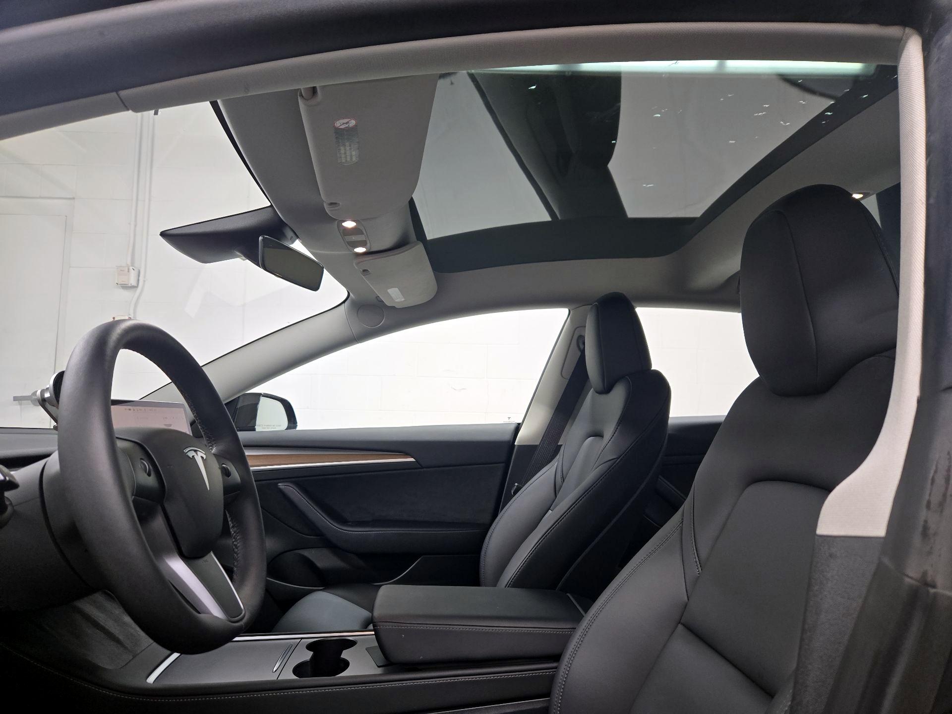 Thumbnail: 2023 Tesla Model 3 - 18