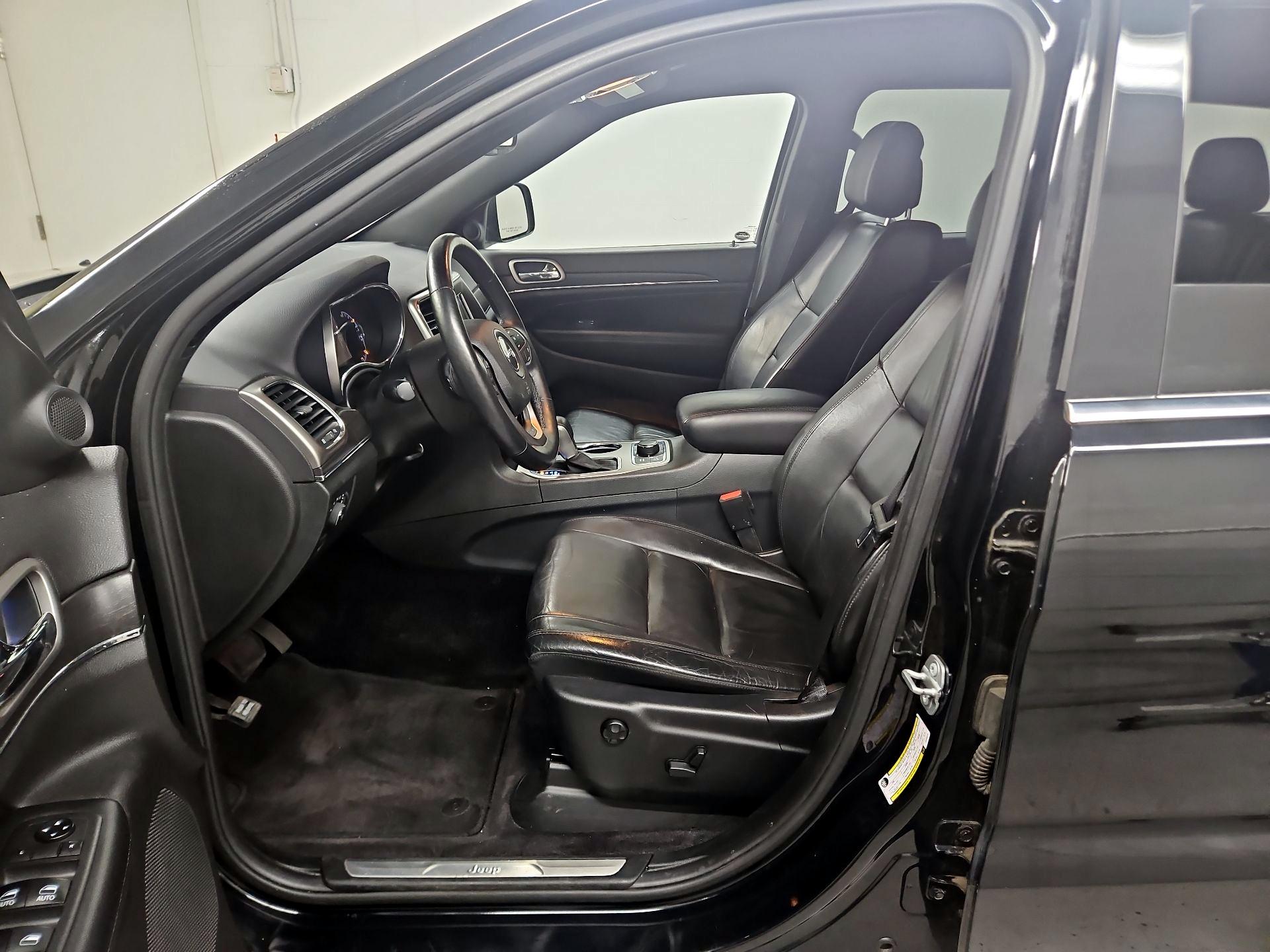 Thumbnail: 2018 Jeep Grand Cherokee - 11