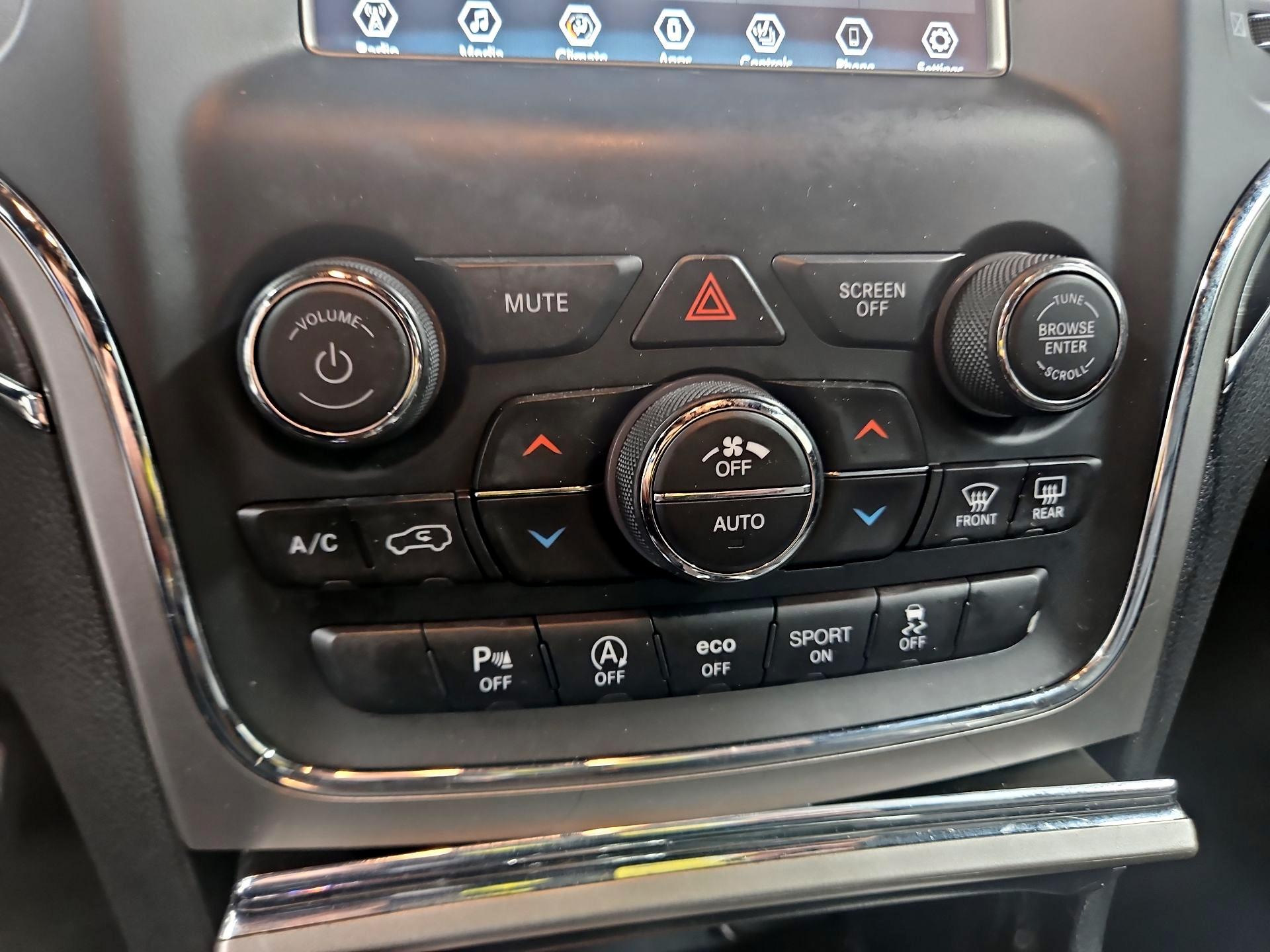 Thumbnail: 2018 Jeep Grand Cherokee - 16