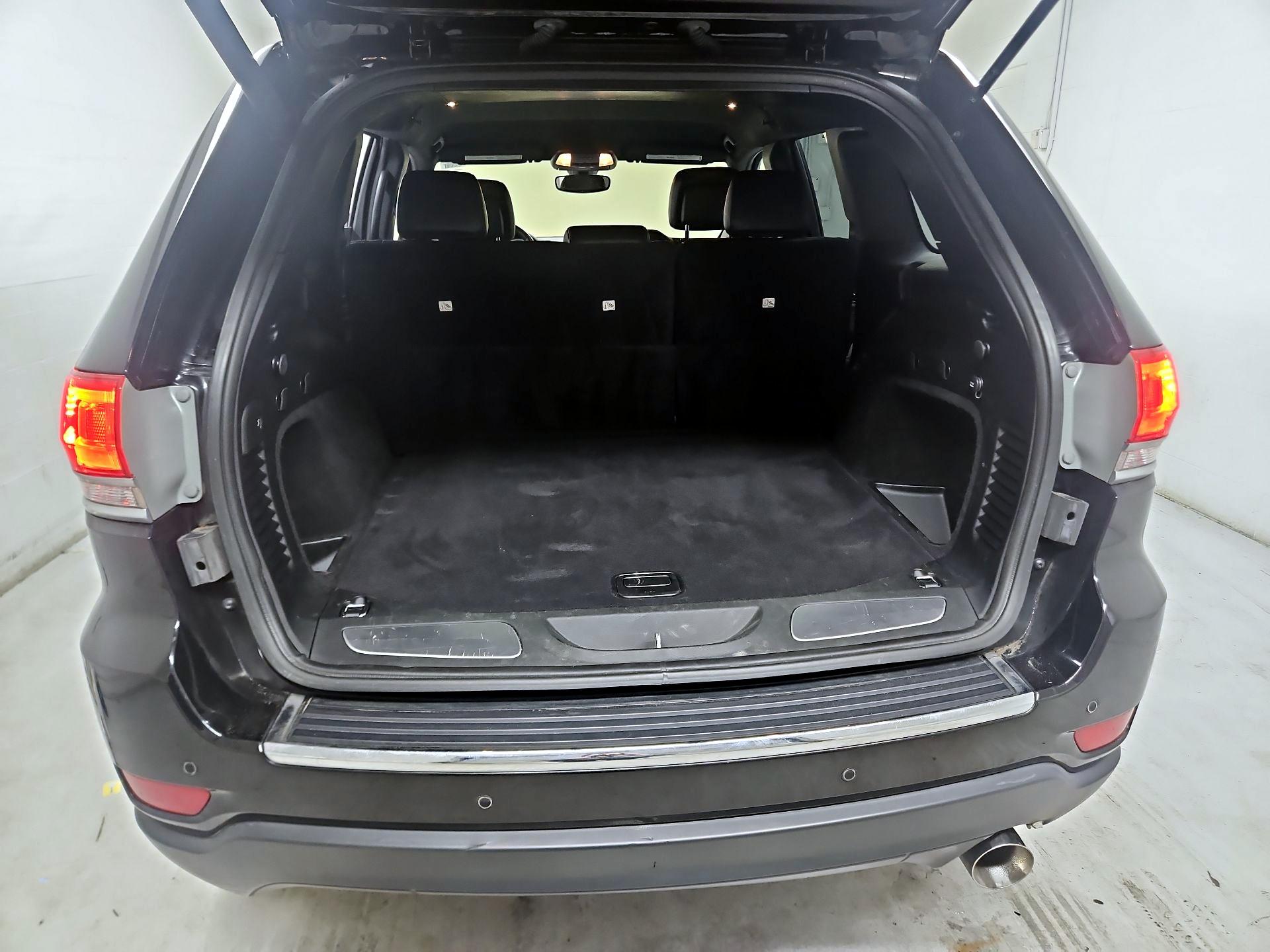 Thumbnail: 2018 Jeep Grand Cherokee - 20
