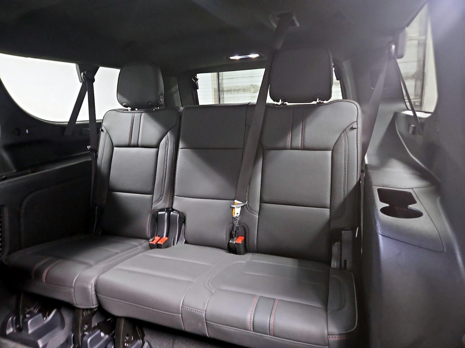 2025 Chevrolet Suburban RST - Photo 22