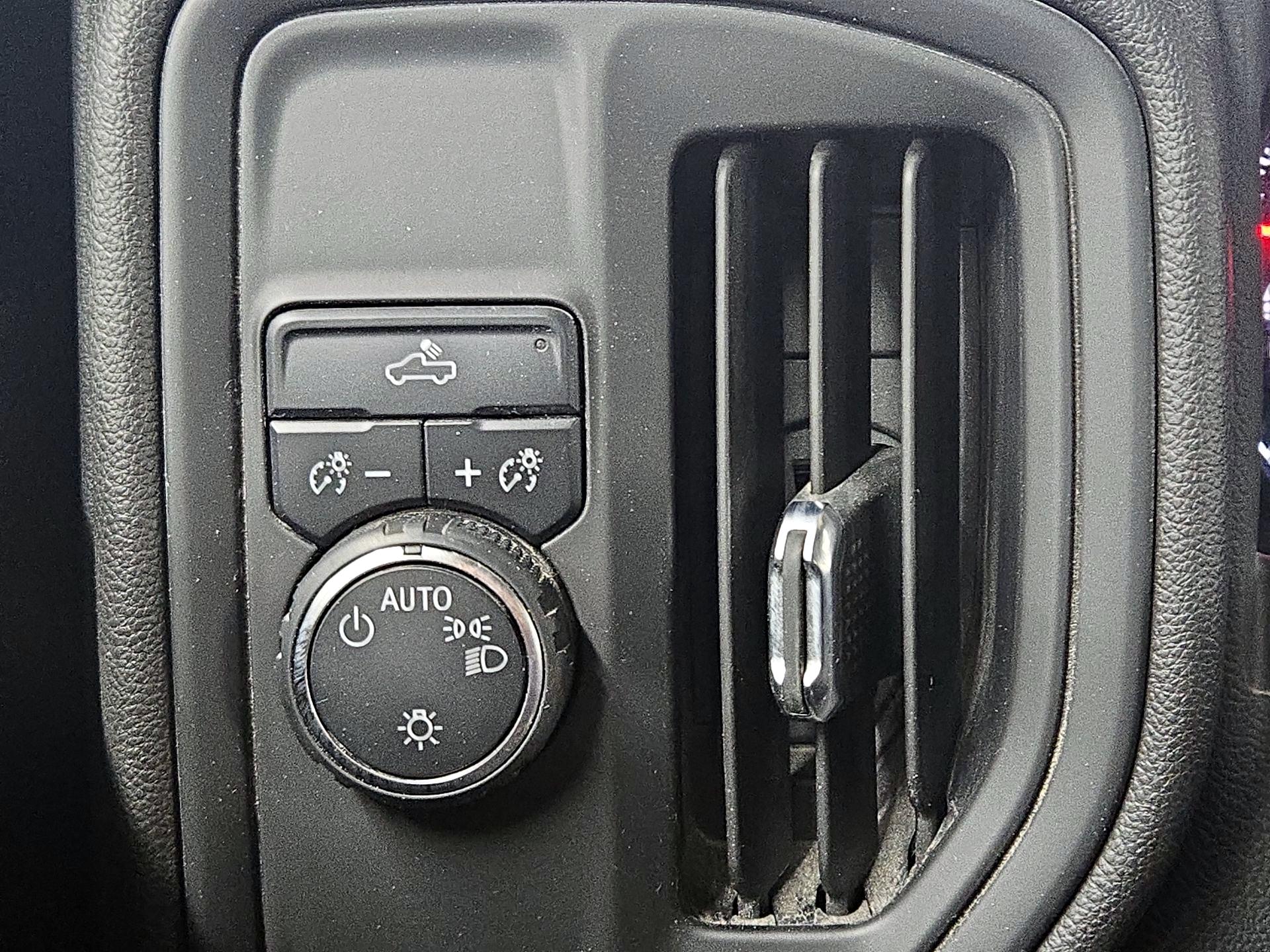 Thumbnail: 2023 Chevrolet Silverado 1500 - 13