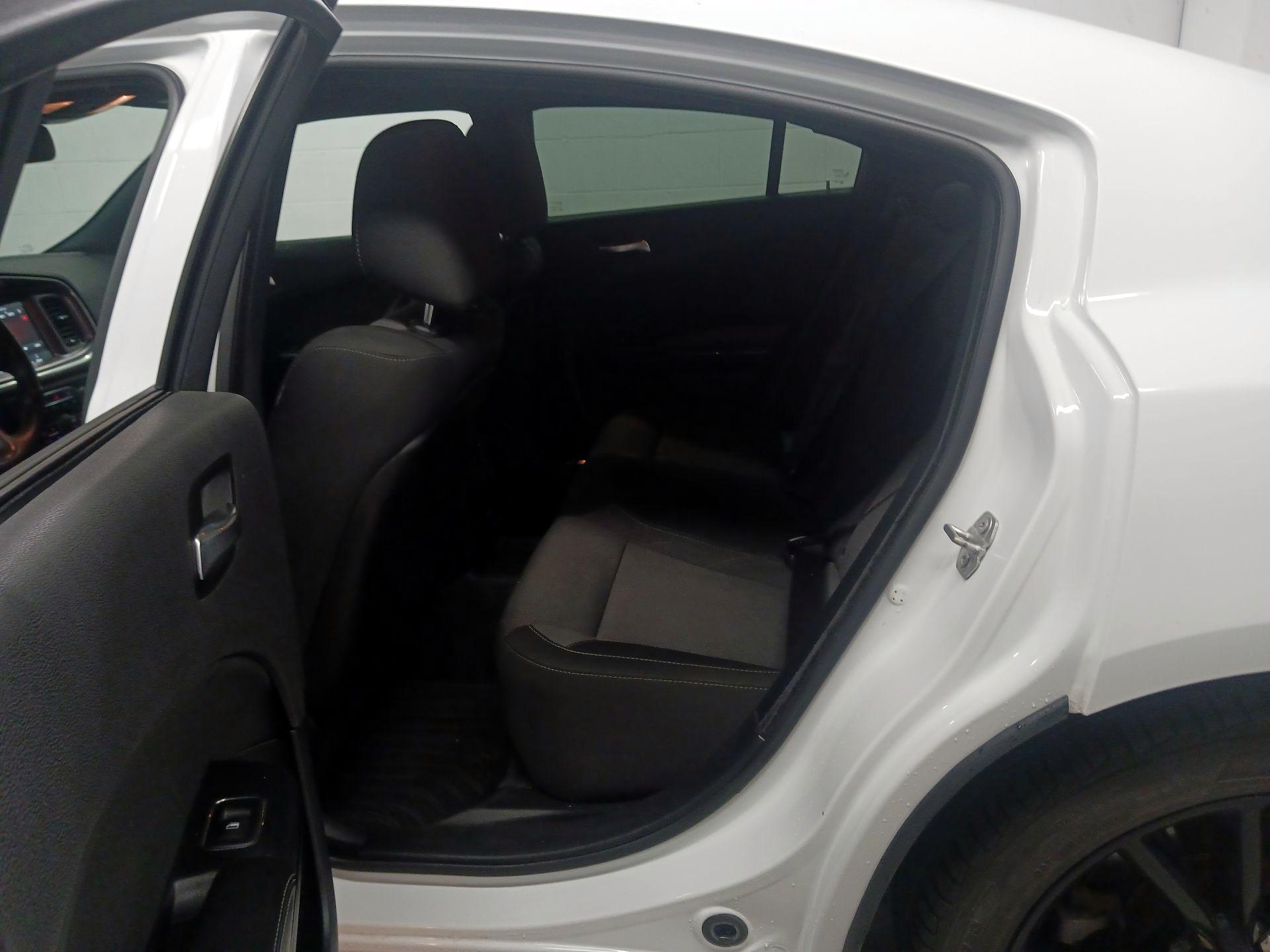 Thumbnail: 2018 Dodge Charger - 15