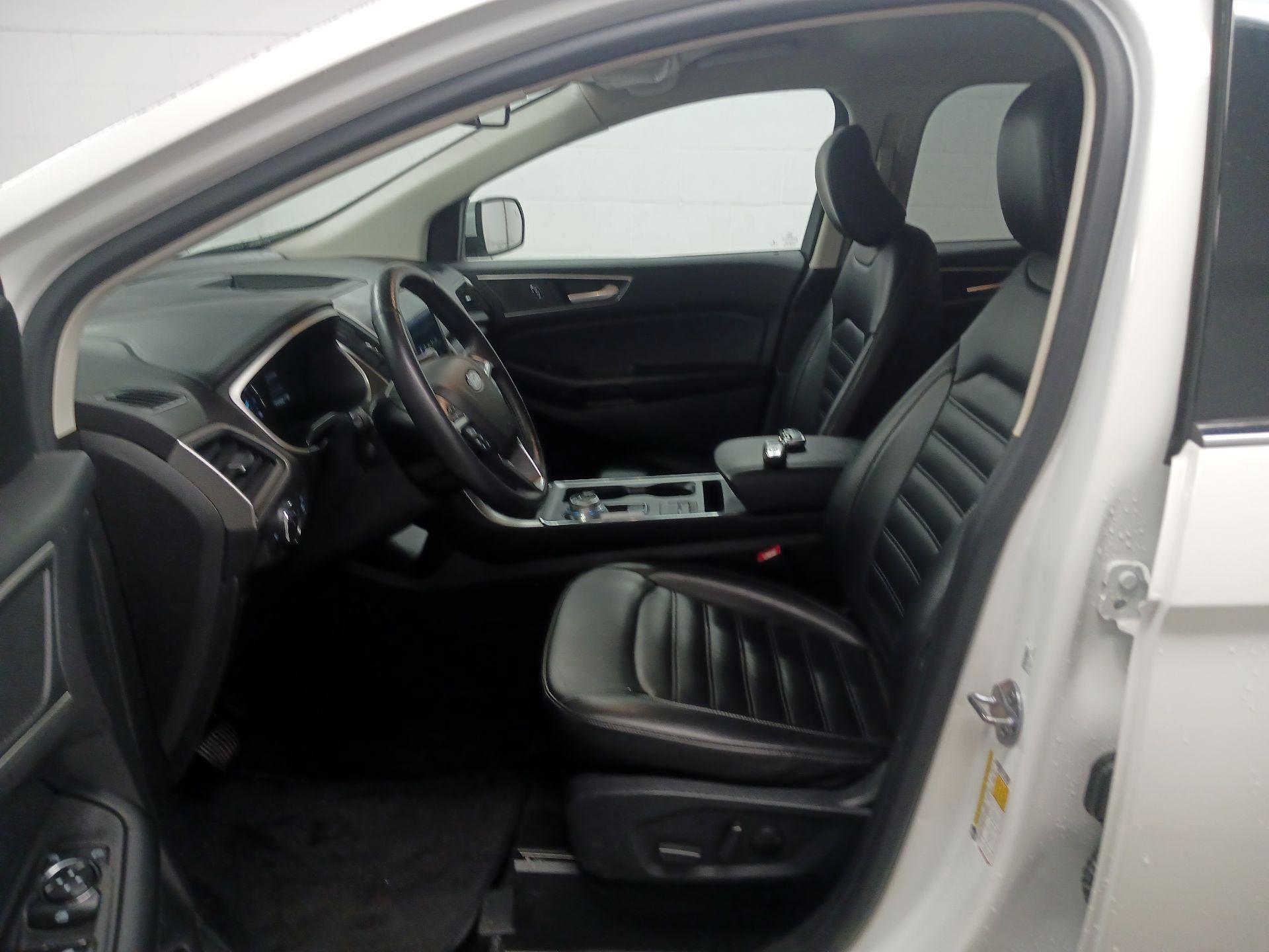 Thumbnail: 2021 Ford Edge - 11