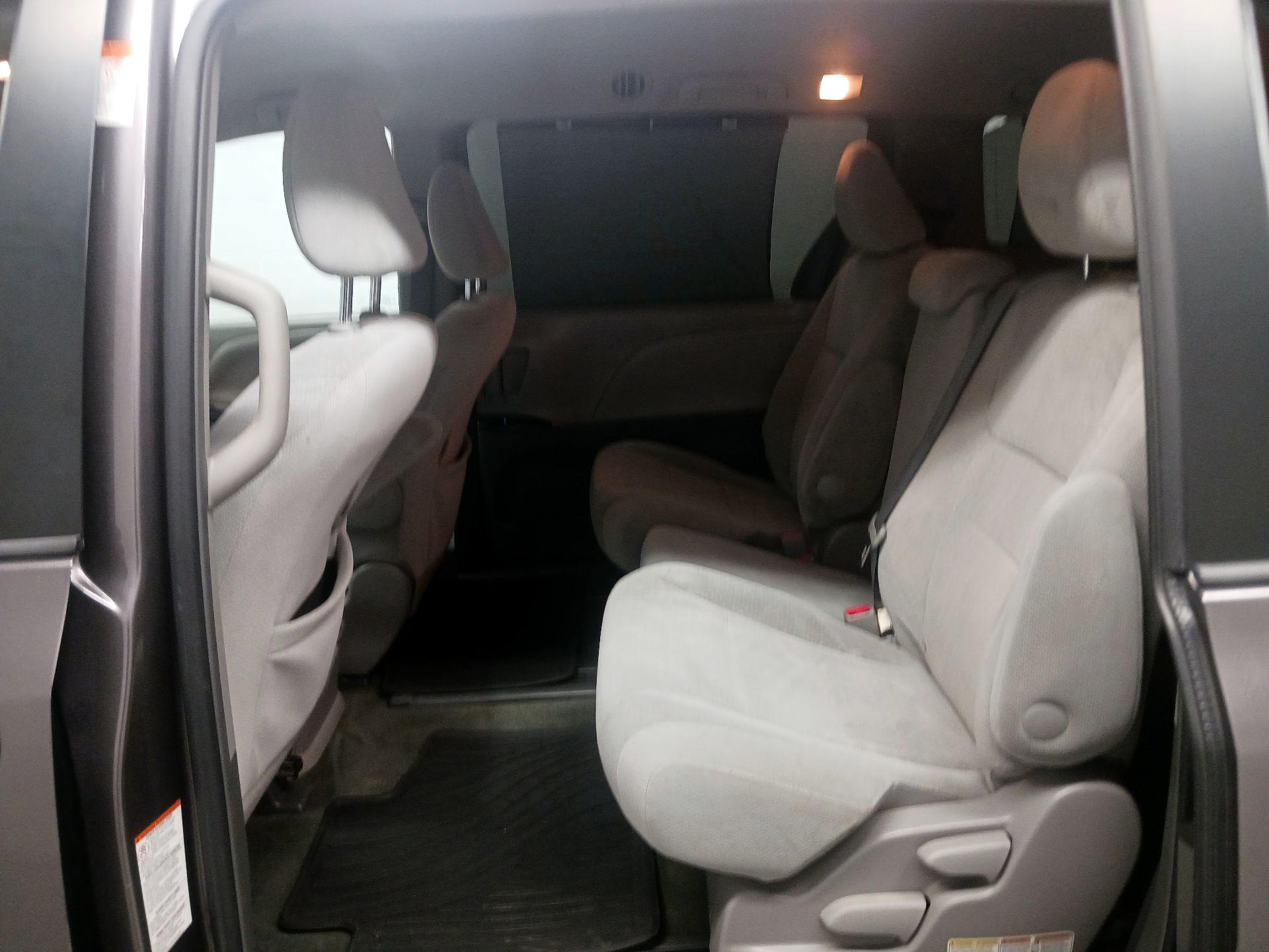 Thumbnail: 2015 Toyota Sienna - 18