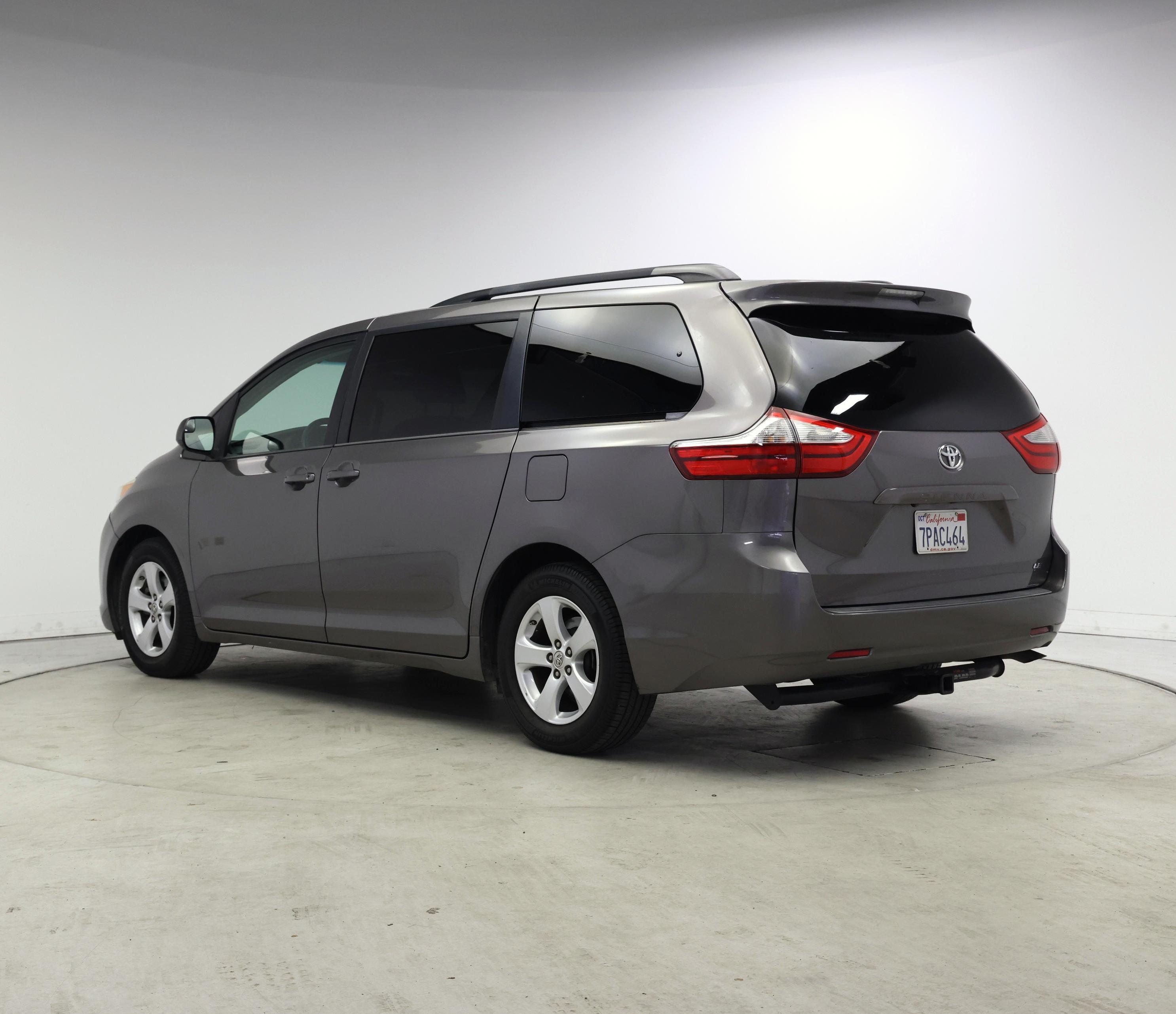 Thumbnail: 2015 Toyota Sienna - 2