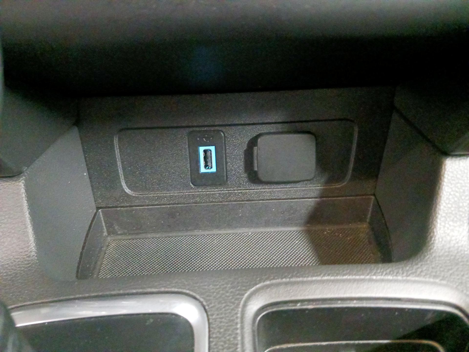 Thumbnail: 2017 Ford Escape - 18