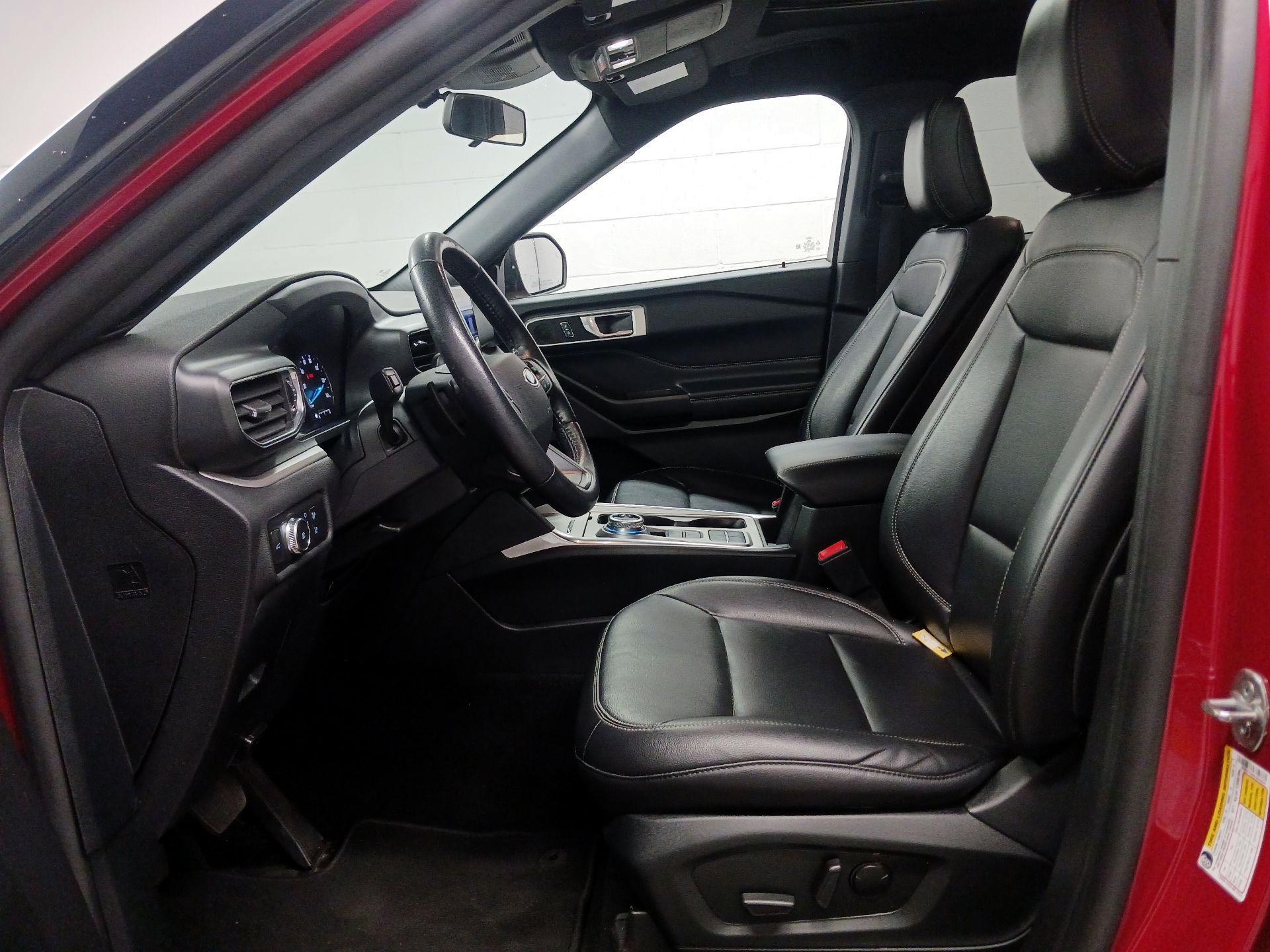 Thumbnail: 2020 Ford Explorer - 11