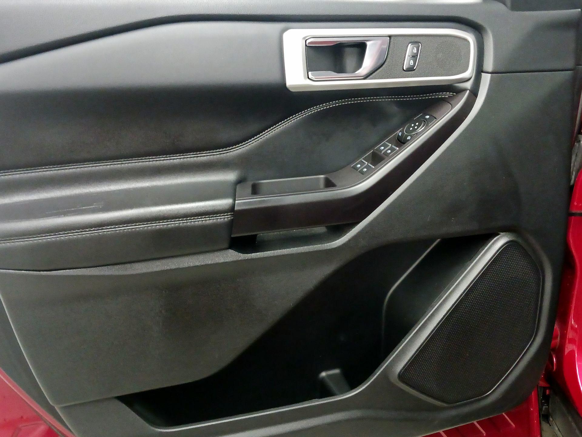 Thumbnail: 2020 Ford Explorer - 12