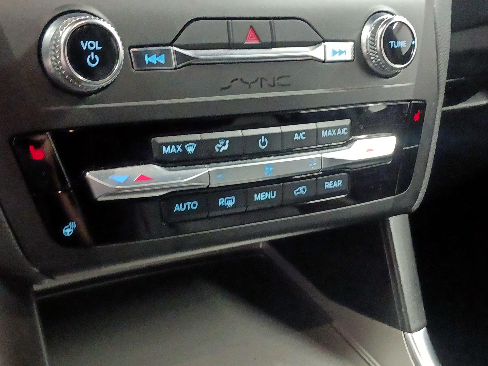 Thumbnail: 2020 Ford Explorer - 16