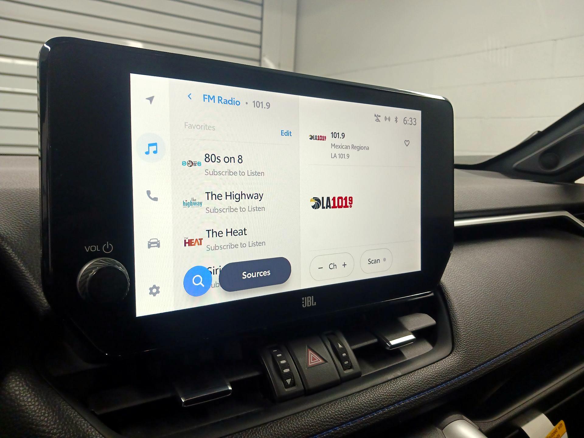 Thumbnail: 2023 Toyota RAV4 - 15