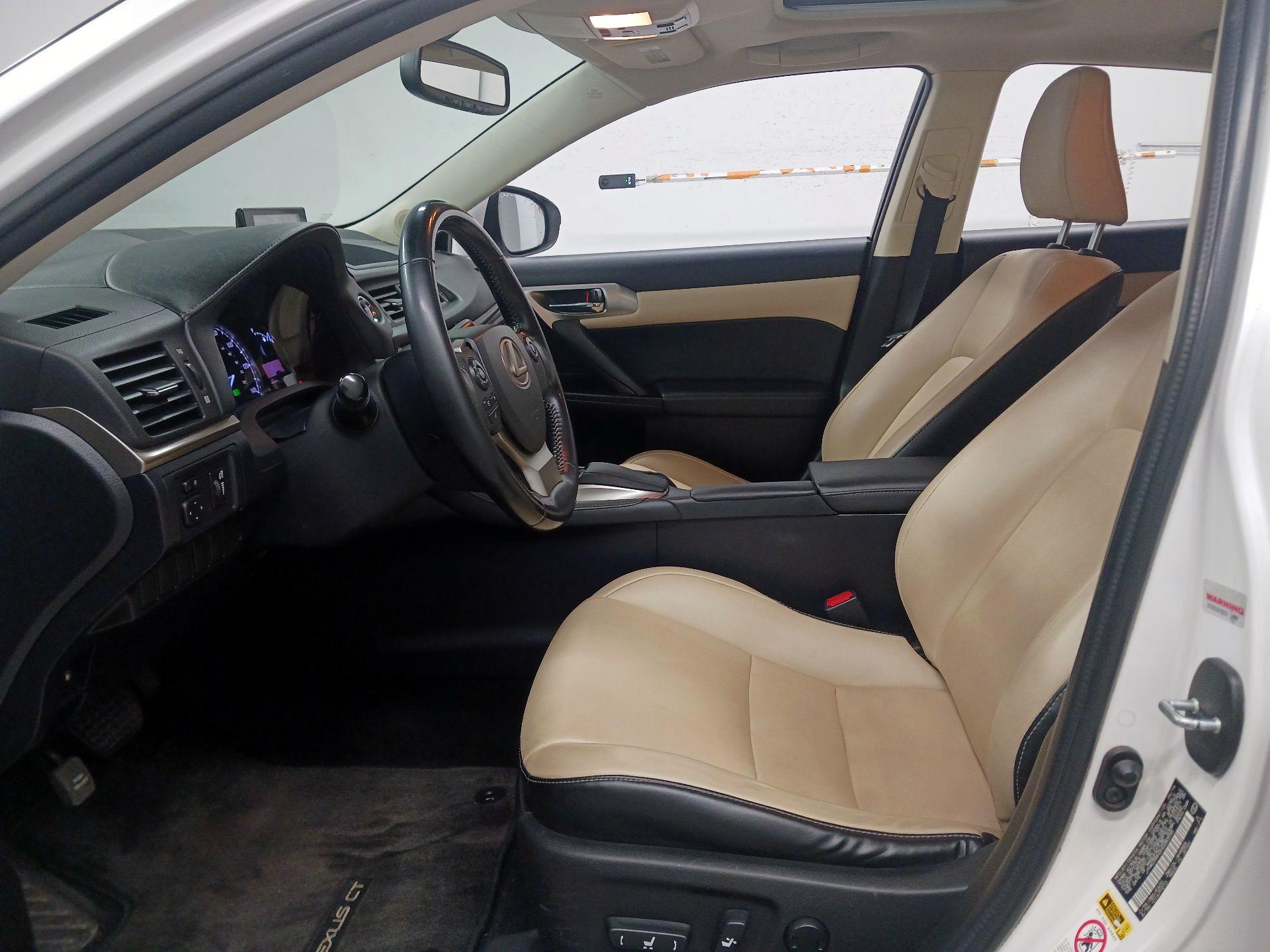 Thumbnail: 2017 Lexus CT - 11