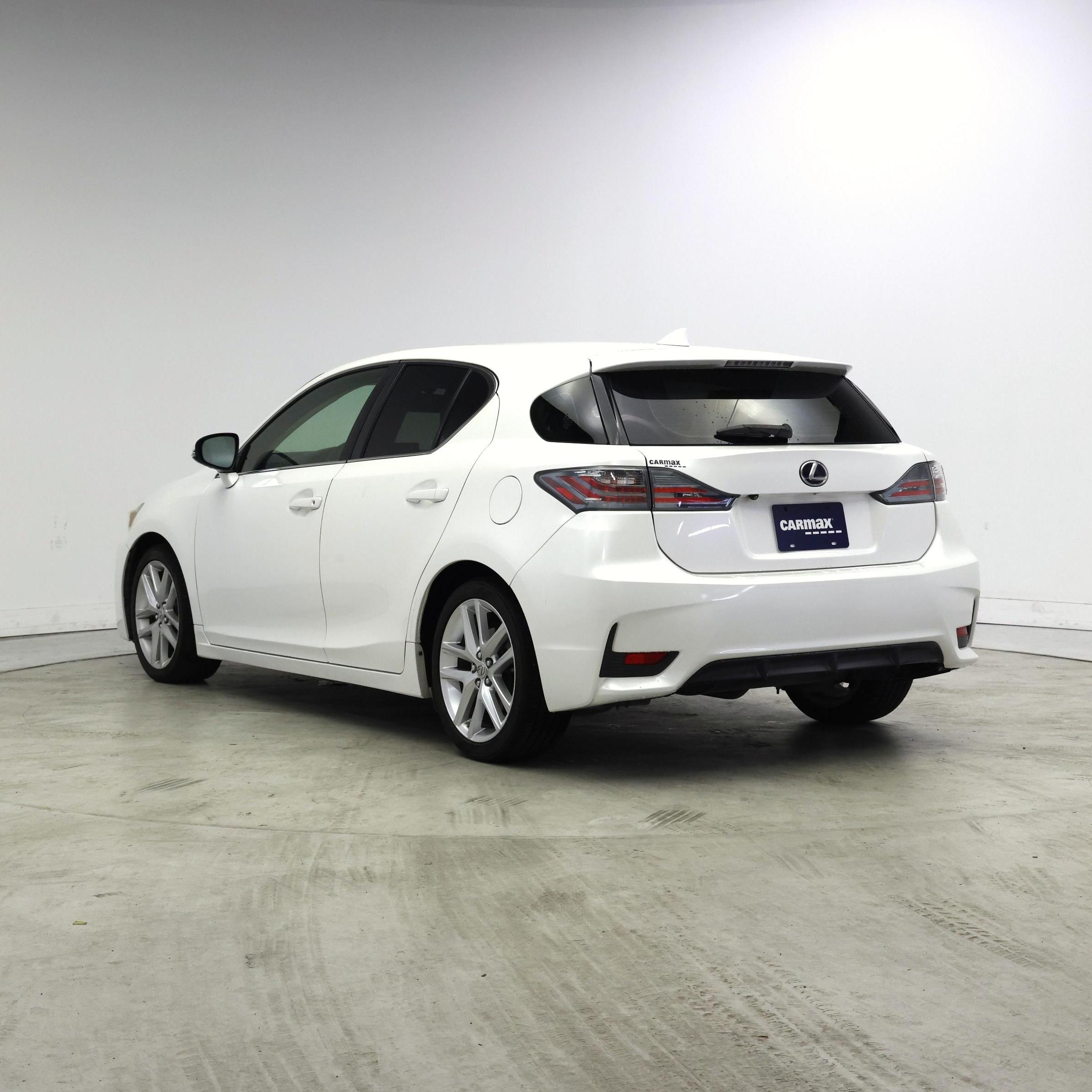 Thumbnail: 2017 Lexus CT - 2