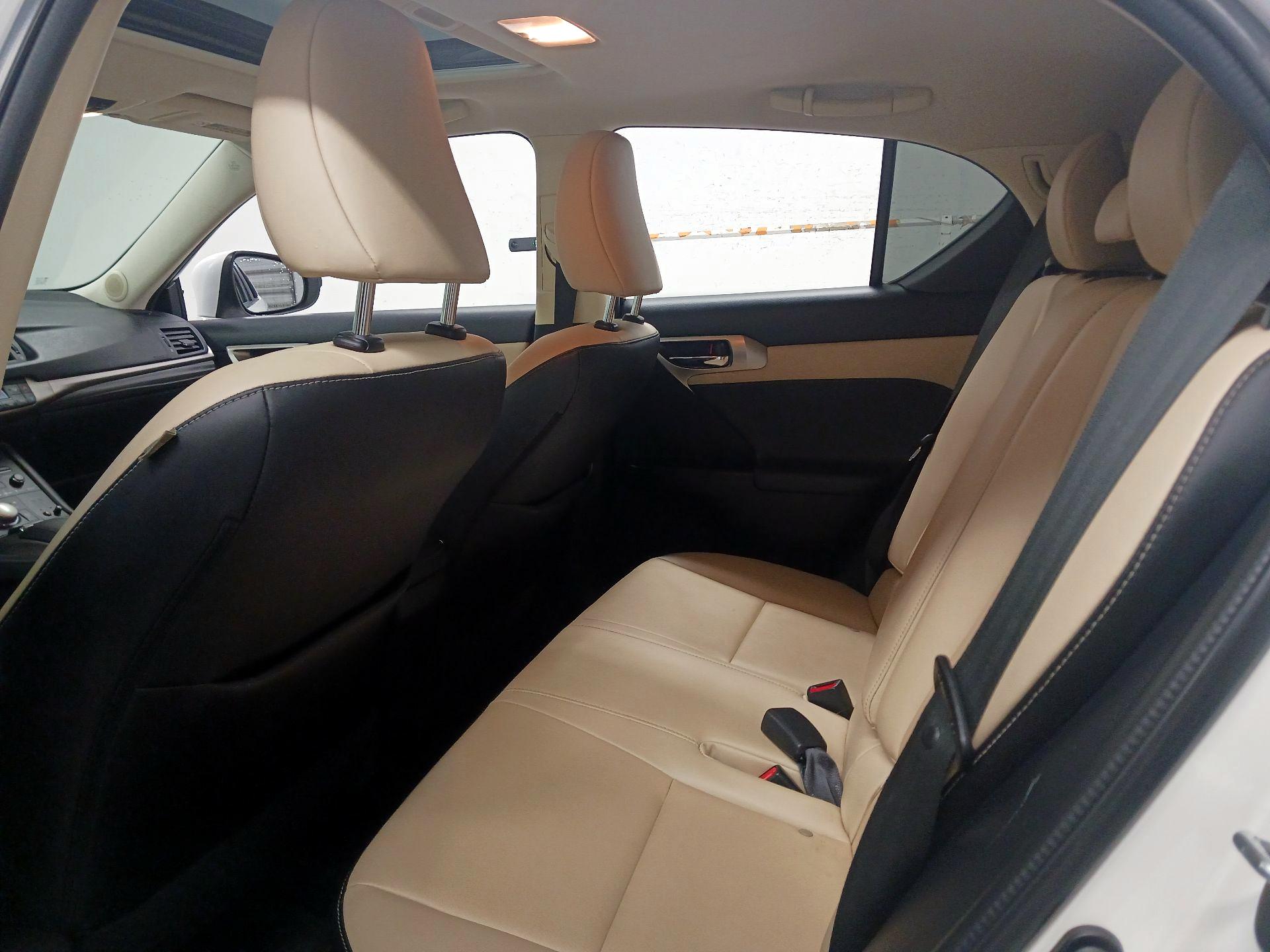 Thumbnail: 2017 Lexus CT - 19