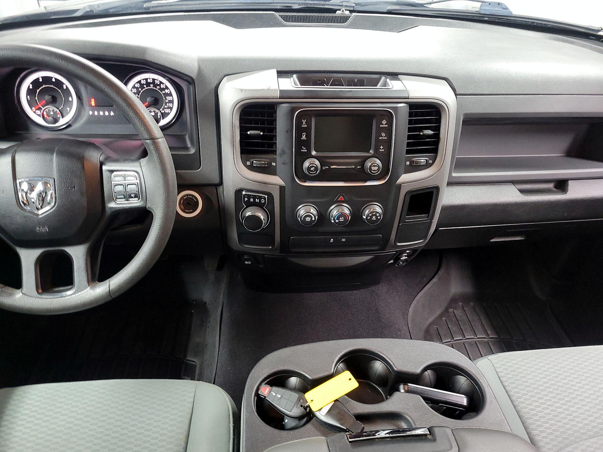 Thumbnail: 2019 RAM 1500 Classic - 9