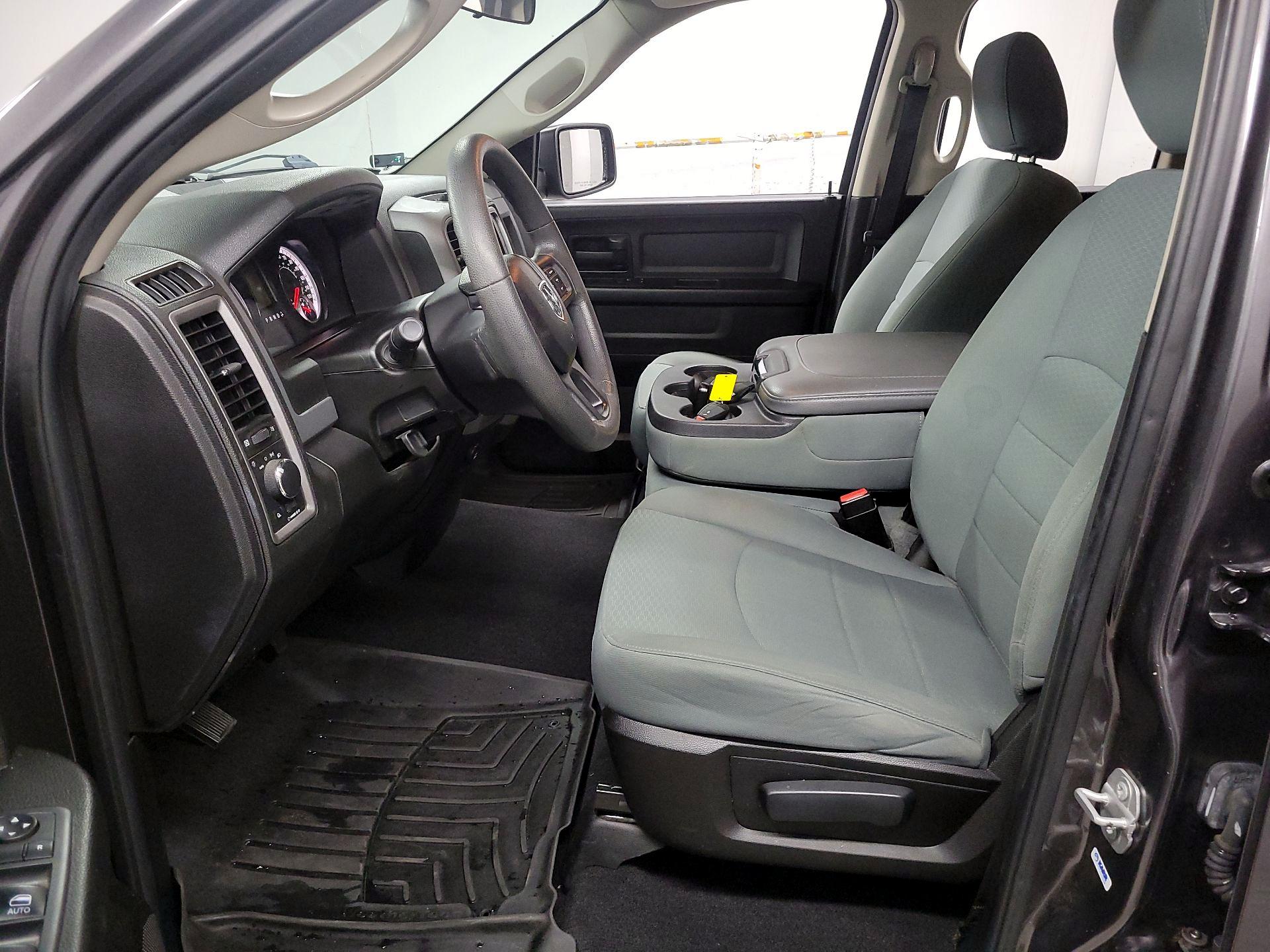 Thumbnail: 2019 RAM 1500 Classic - 11