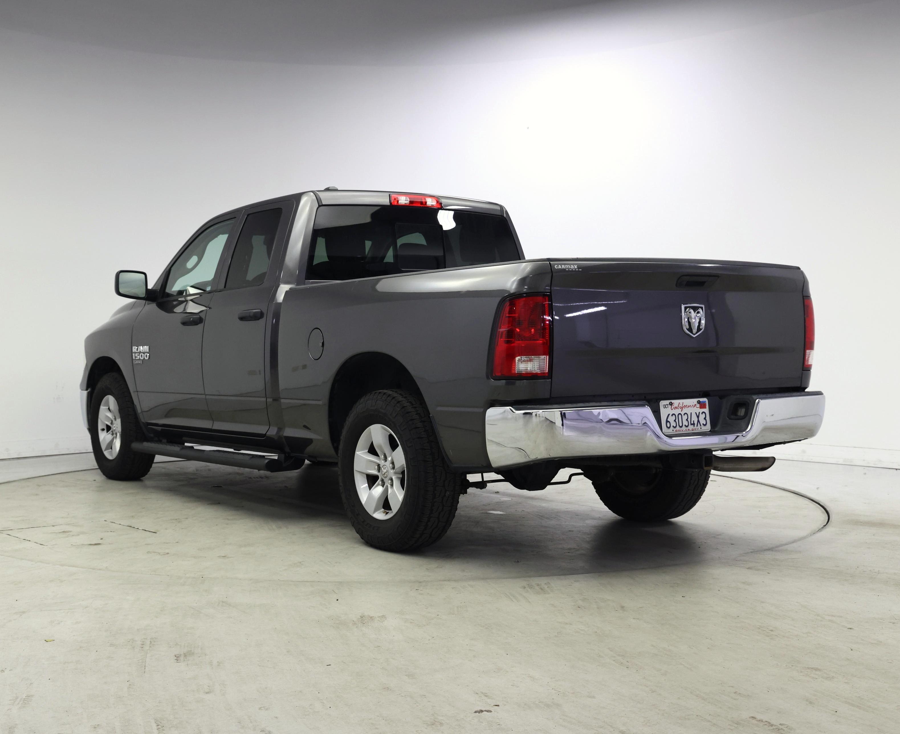 Thumbnail: 2019 RAM 1500 Classic - 2