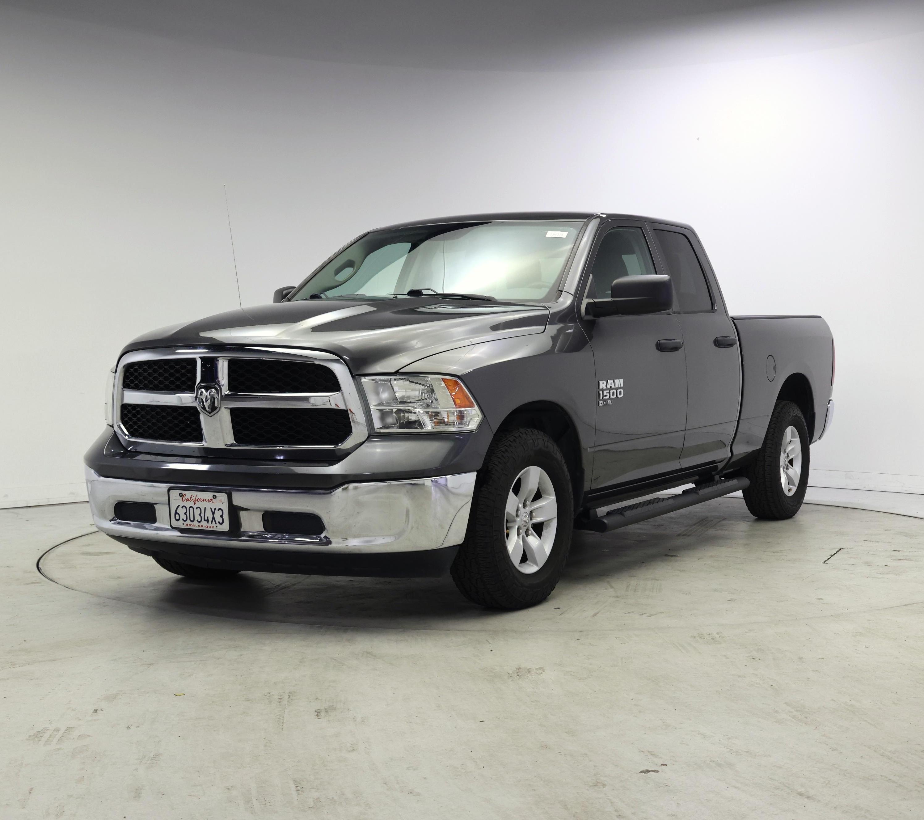 Thumbnail: 2019 RAM 1500 Classic - 4