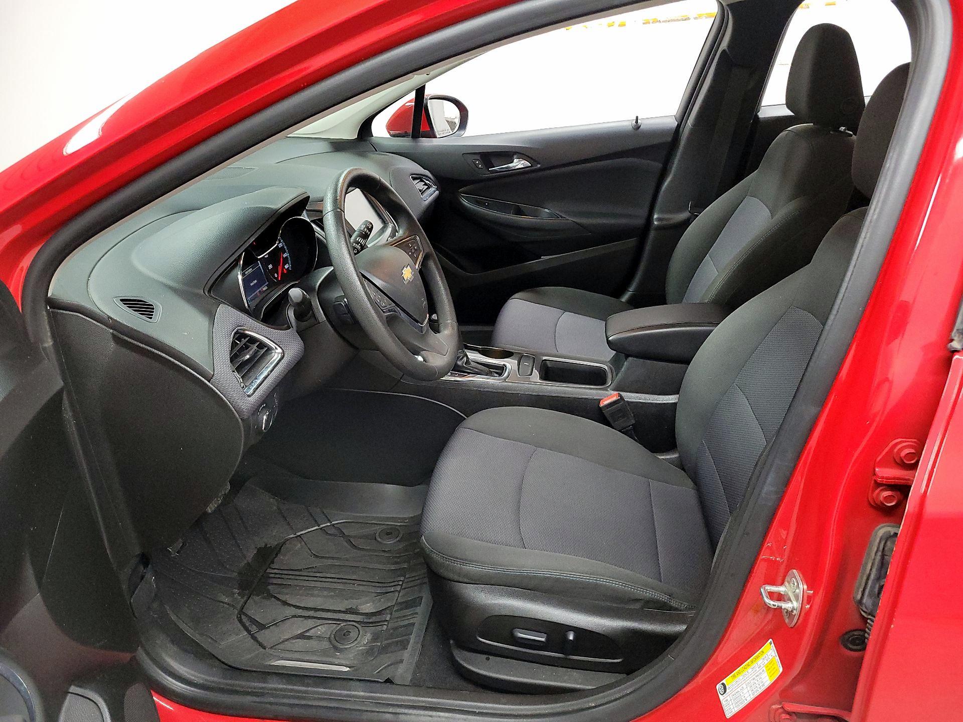 Thumbnail: 2018 Chevrolet Cruze - 11