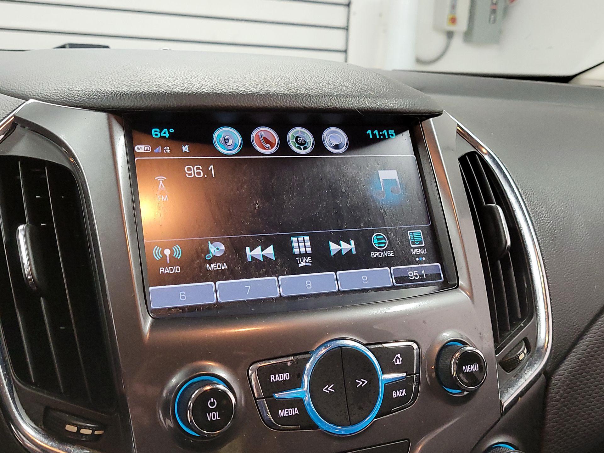 Thumbnail: 2018 Chevrolet Cruze - 15