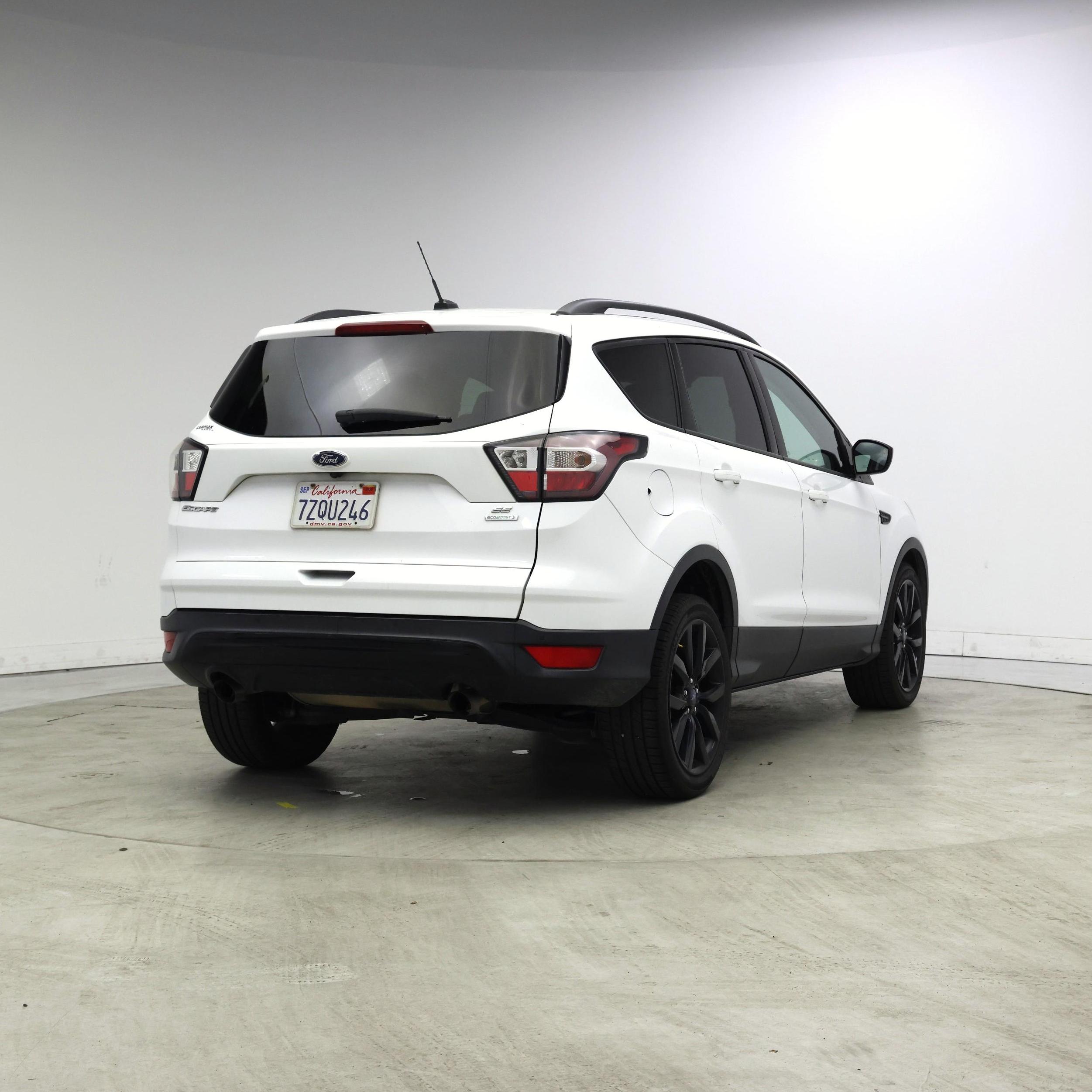 Thumbnail: 2017 Ford Escape - 8