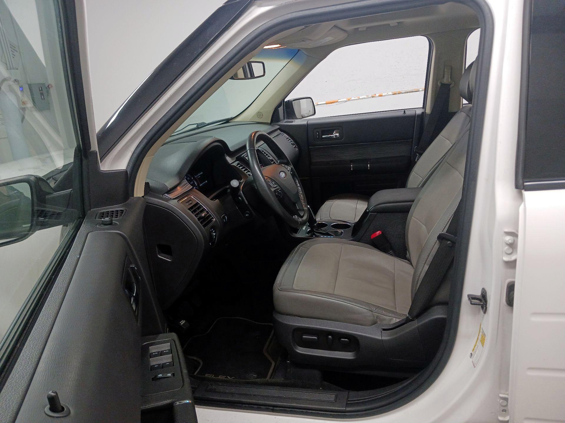 Thumbnail: 2016 Ford Flex - 11