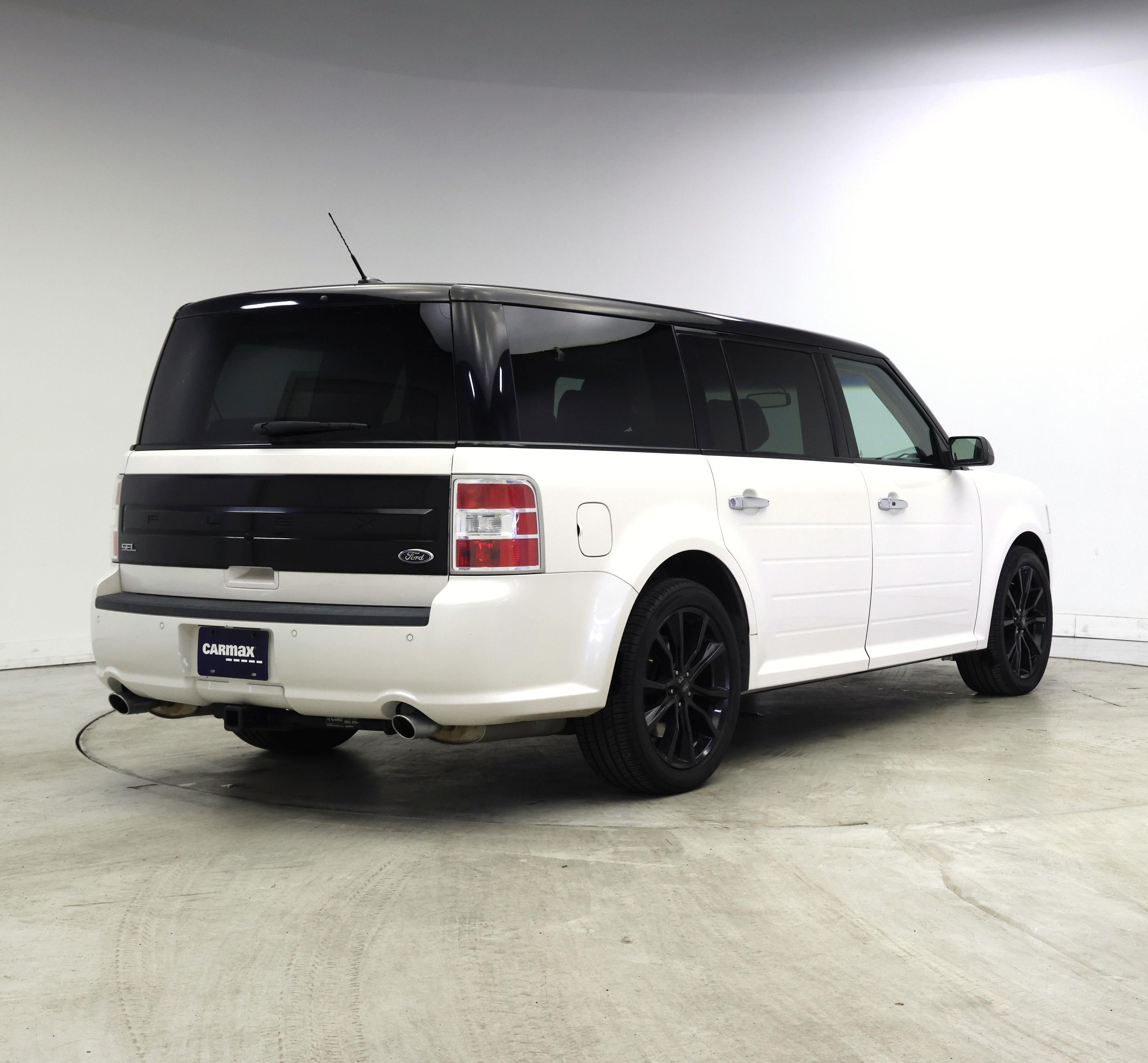 Thumbnail: 2016 Ford Flex - 8