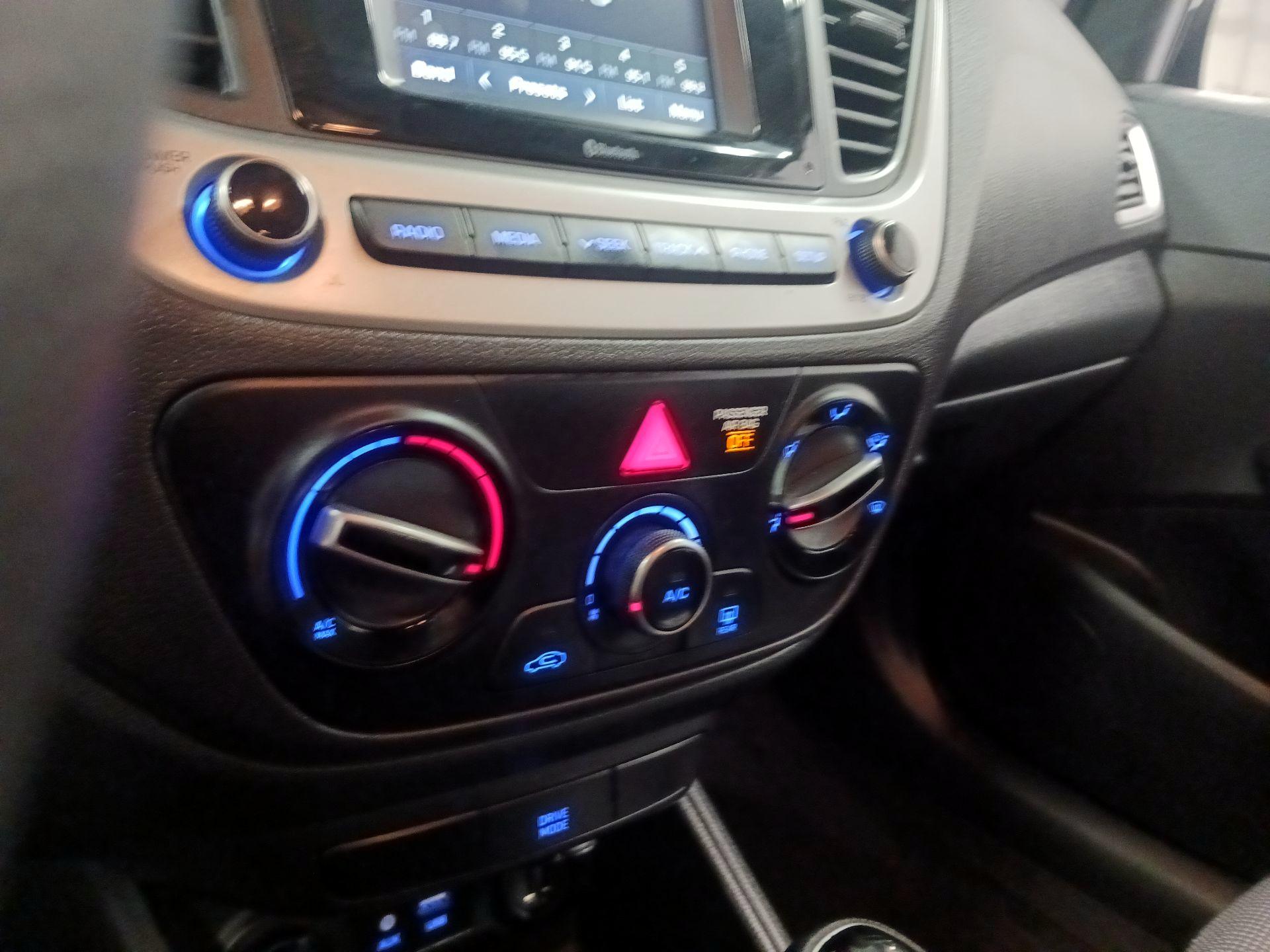 Thumbnail: 2021 Hyundai Accent - 15