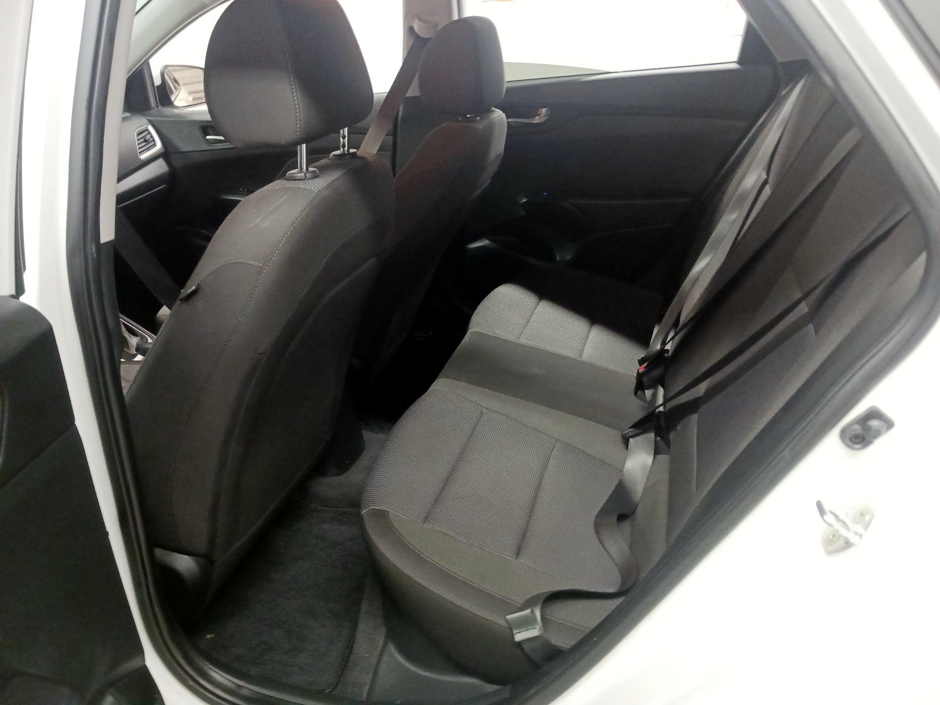 Thumbnail: 2021 Hyundai Accent - 17