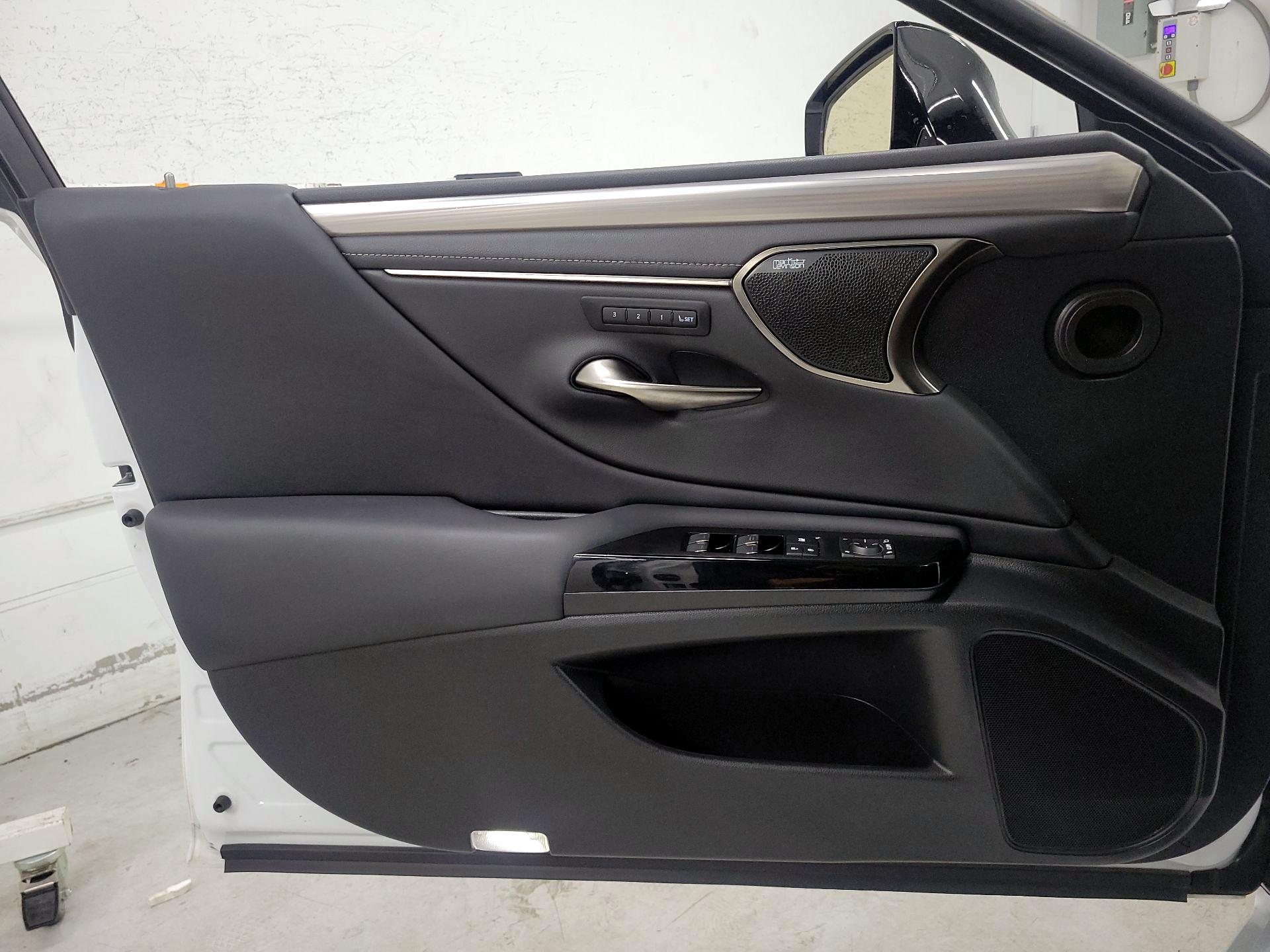 Thumbnail: 2023 Lexus ES - 12