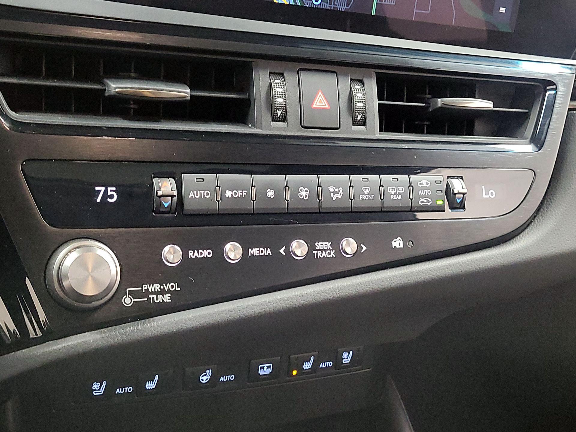 Thumbnail: 2023 Lexus ES - 15