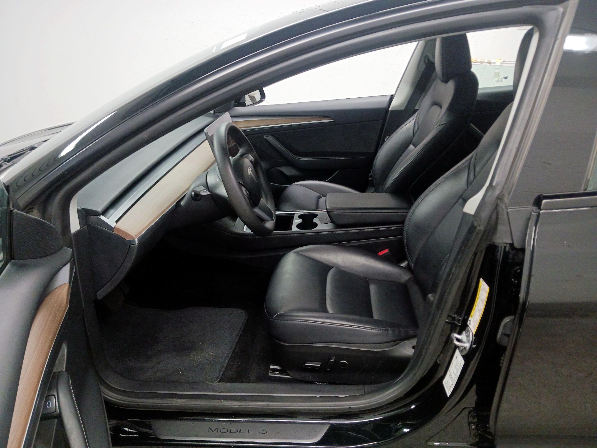 Thumbnail: 2023 Tesla Model 3 - 11