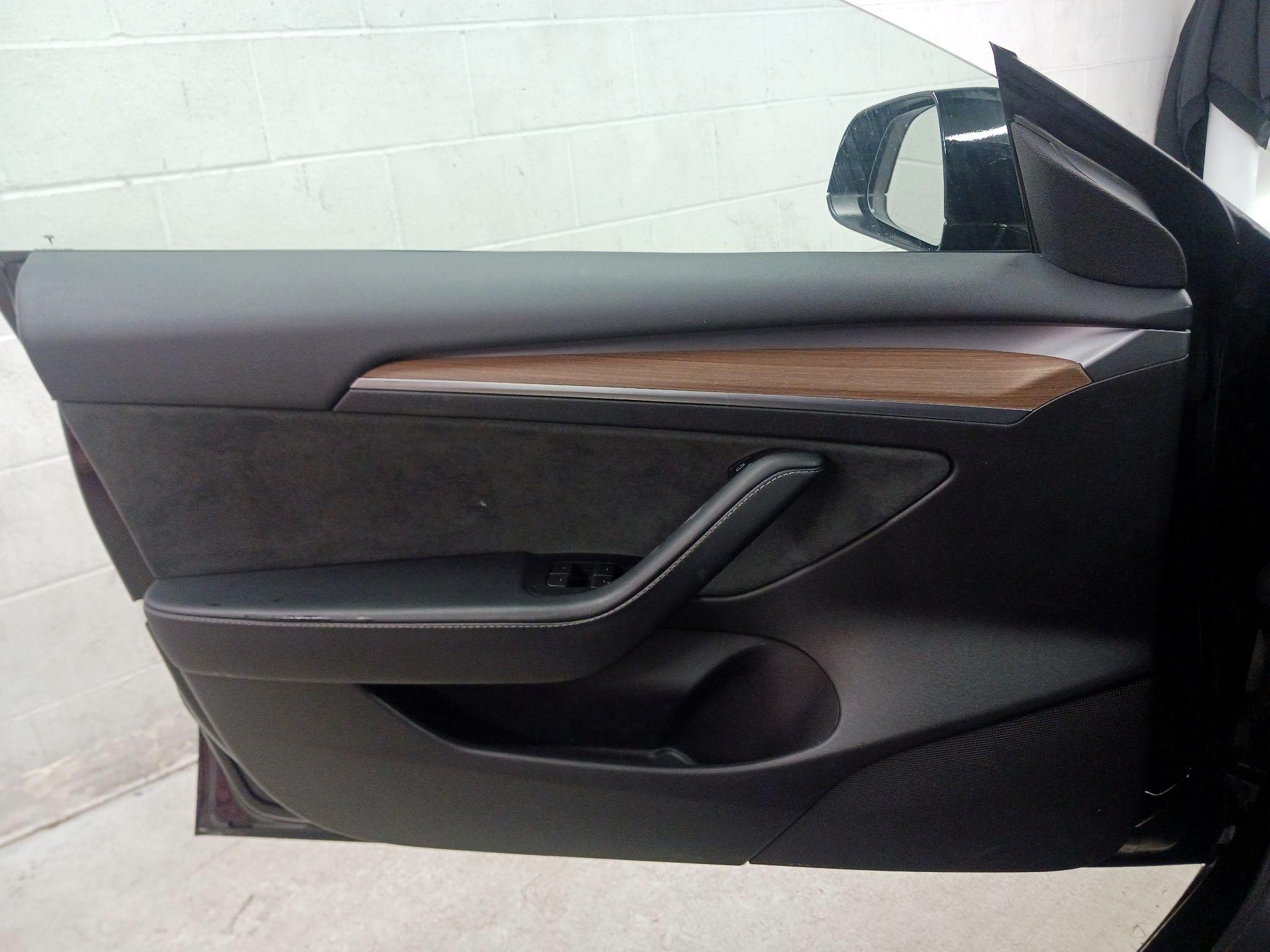 Thumbnail: 2023 Tesla Model 3 - 12